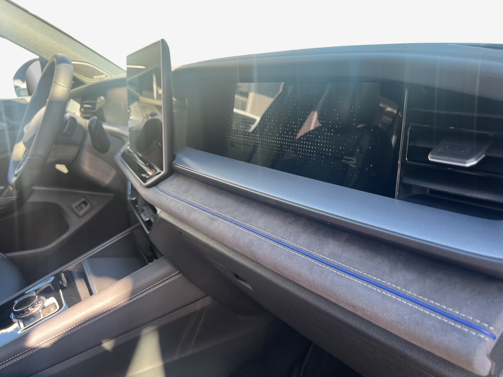 VW Tayron 2.0 TSI R-Line Plus DSG 4Motion-image-15