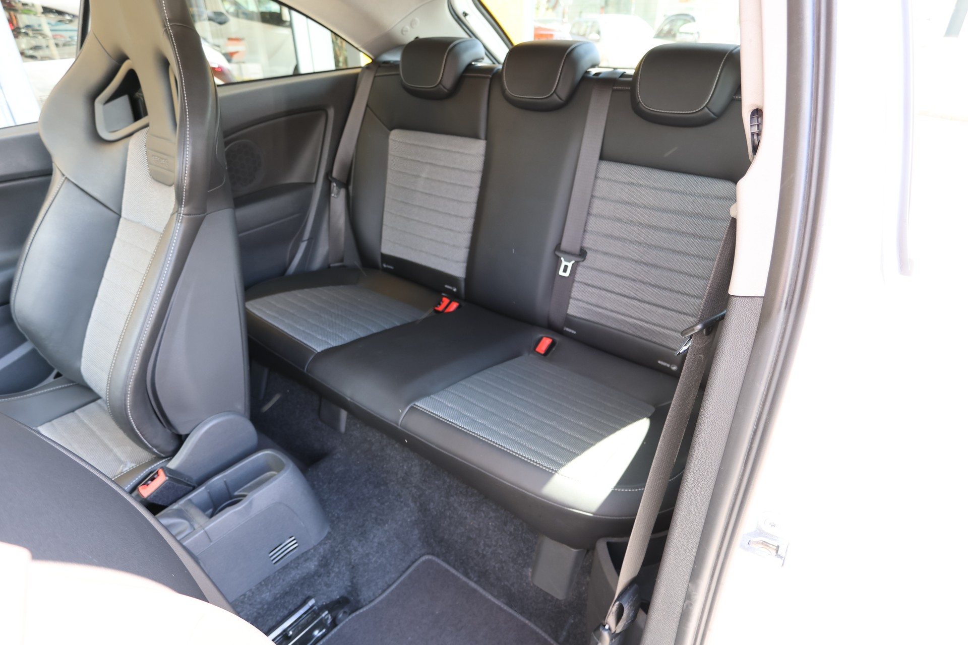 OPEL Corsa 1.6 Turbo OPC-image-8
