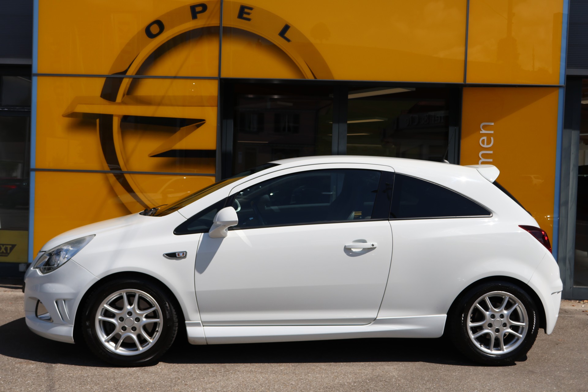 OPEL Corsa 1.6 Turbo OPC-showroom-element-1