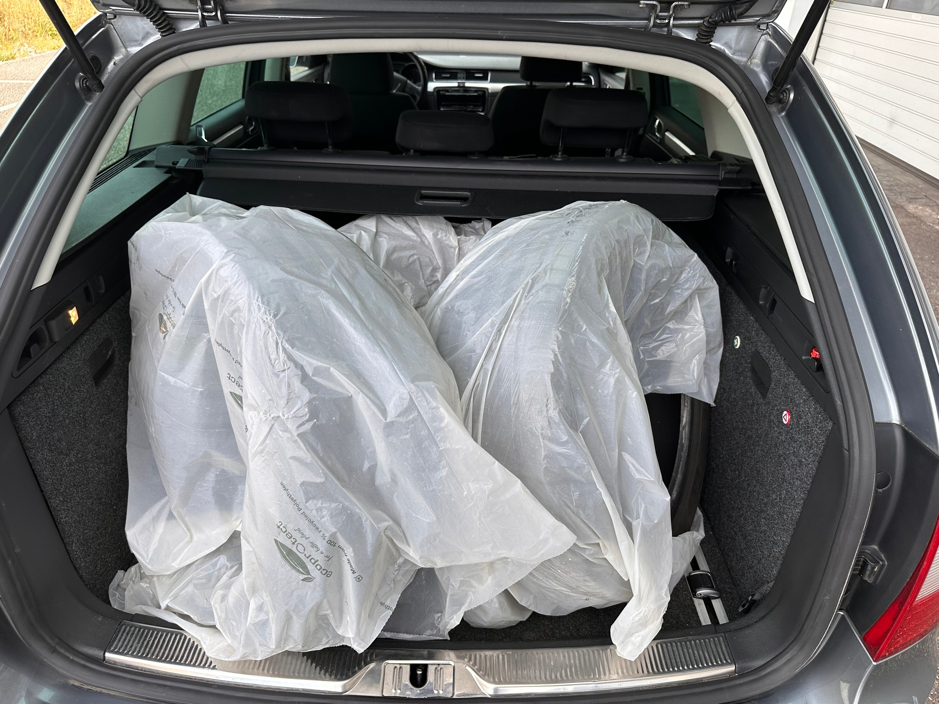 SKODA Superb Combi 1.8 TSI Elegance-image-12
