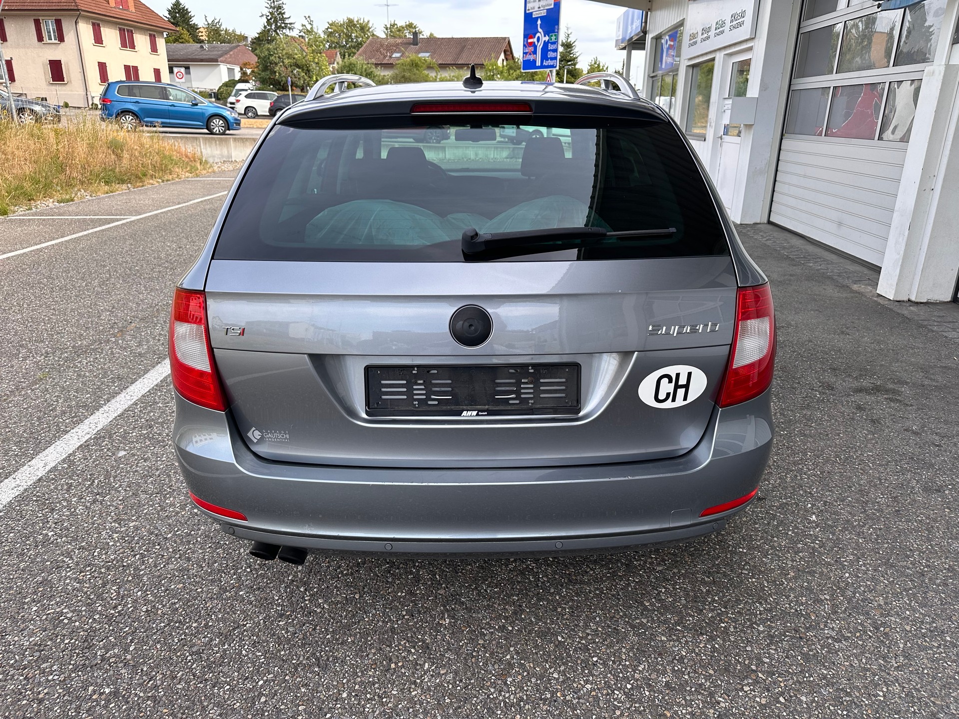 SKODA Superb Combi 1.8 TSI Elegance-image-4