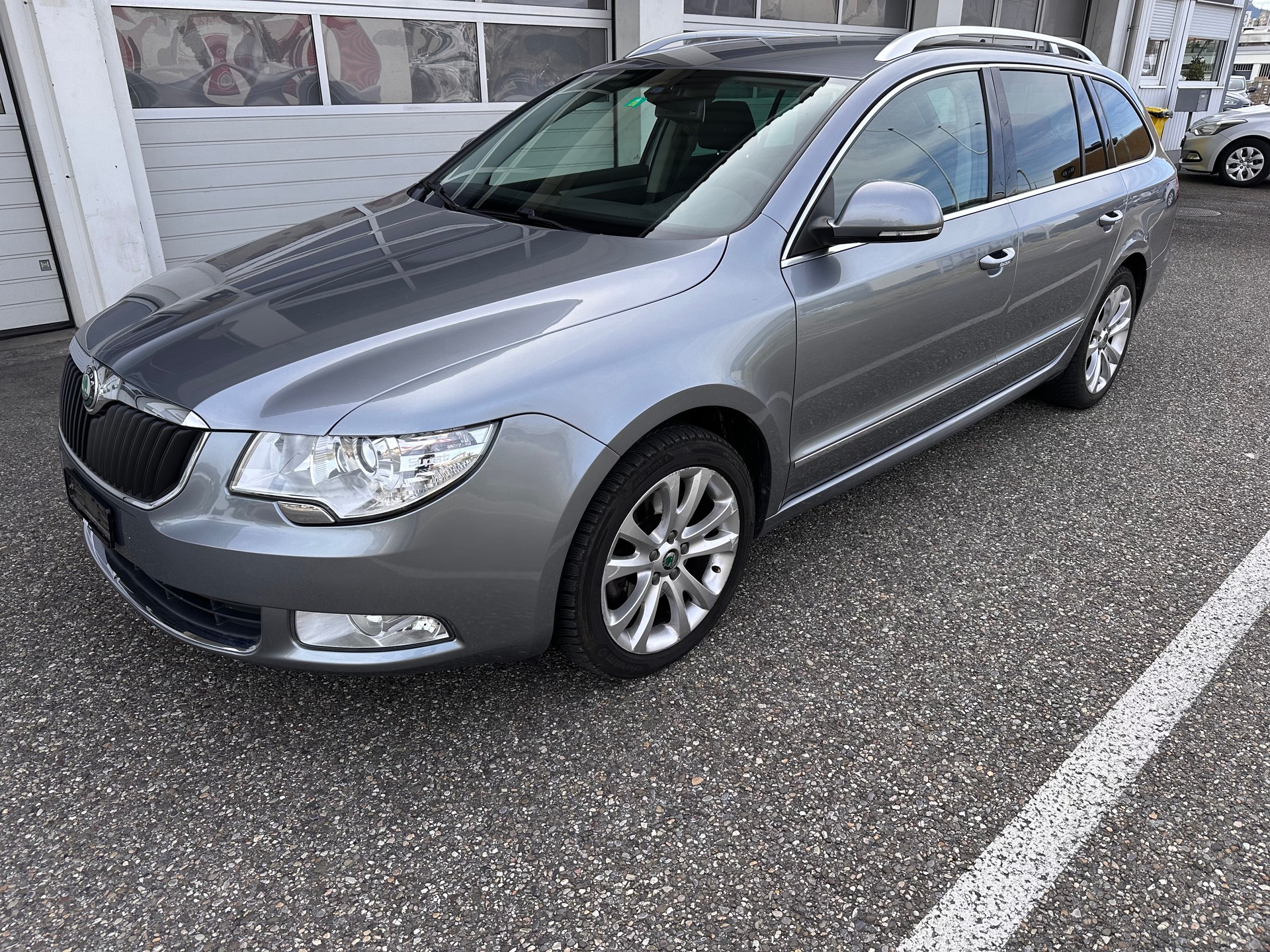 SKODA Superb Combi 1.8 TSI Elegance