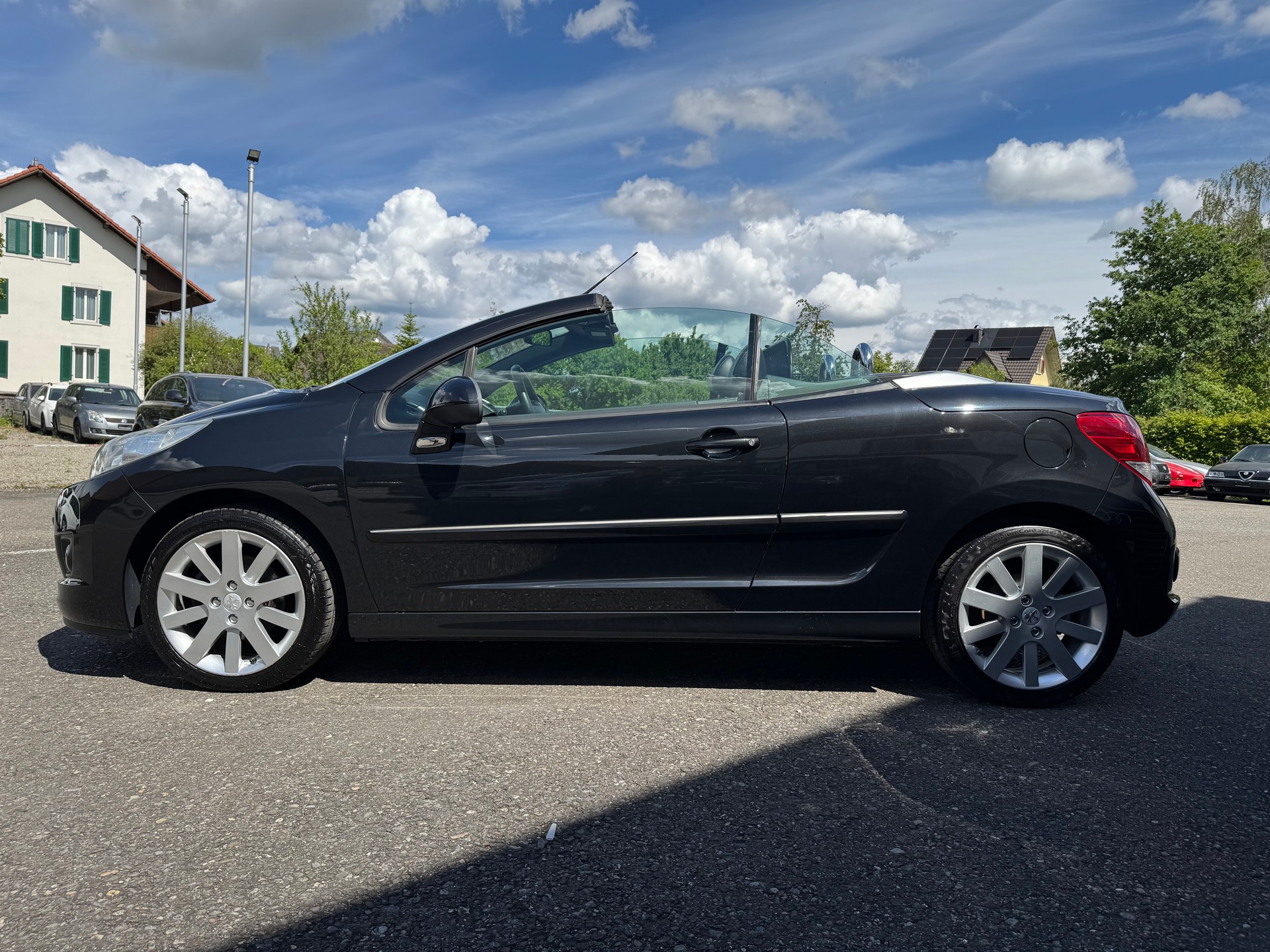 PEUGEOT 207 CC 1.6 16V Turbo Allure-image-8