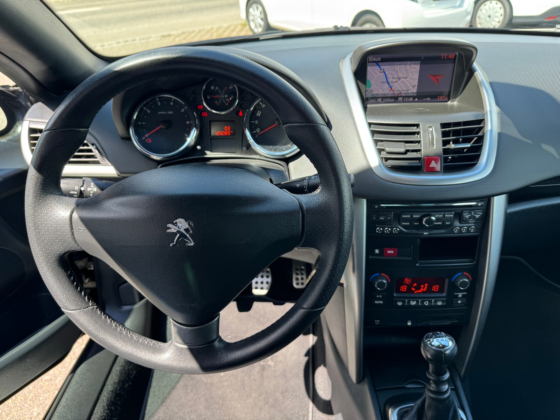PEUGEOT 207 CC 1.6 16V Turbo Allure-image-9
