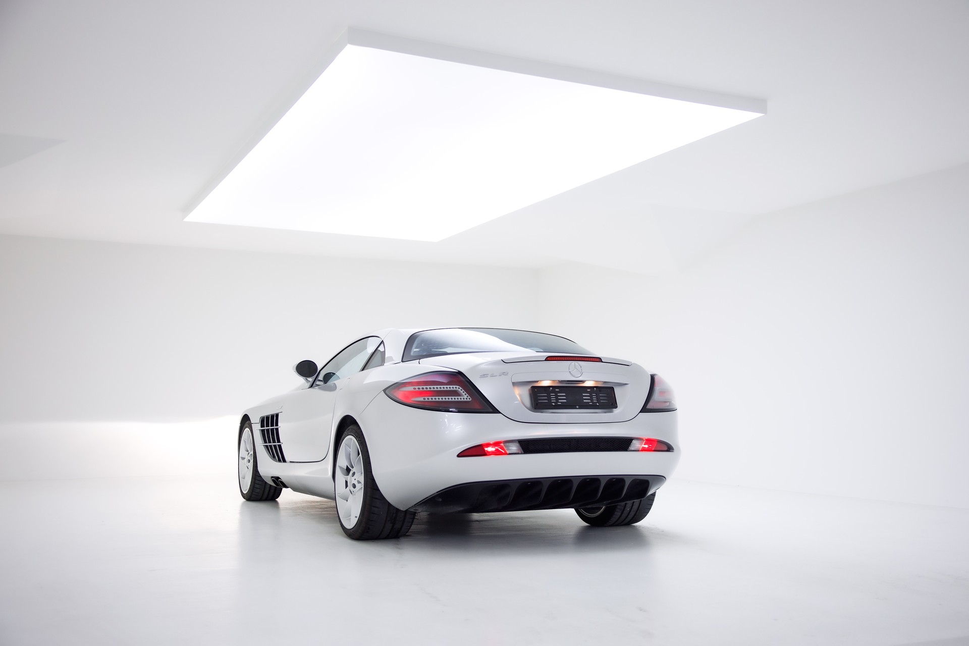 MERCEDES-BENZ SLR-image-8