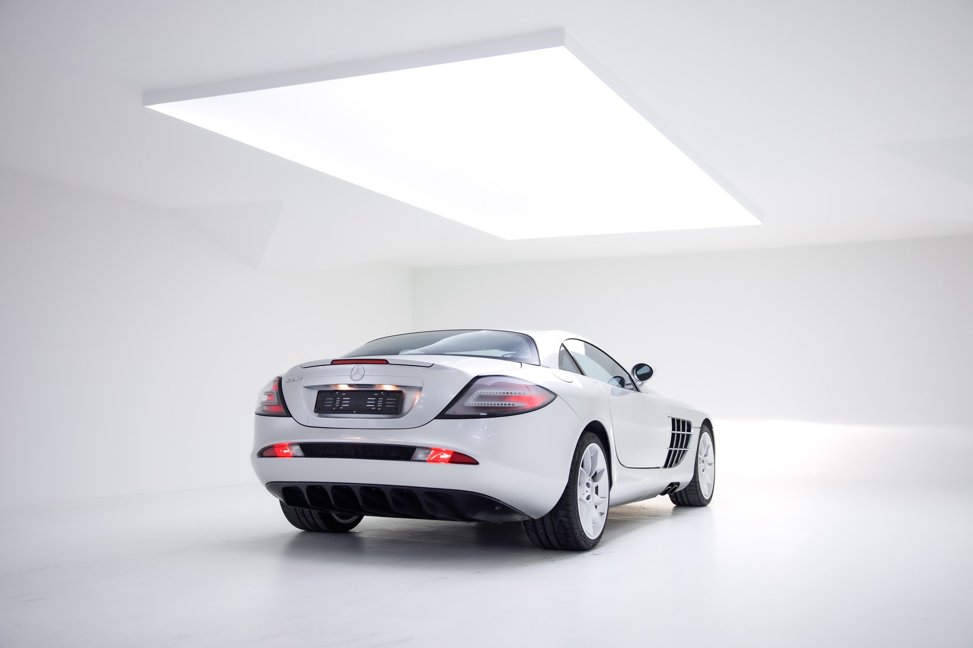 MERCEDES-BENZ SLR-image-10