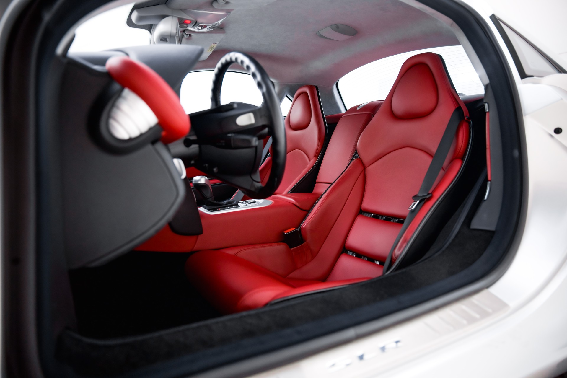 MERCEDES-BENZ SLR-image-19