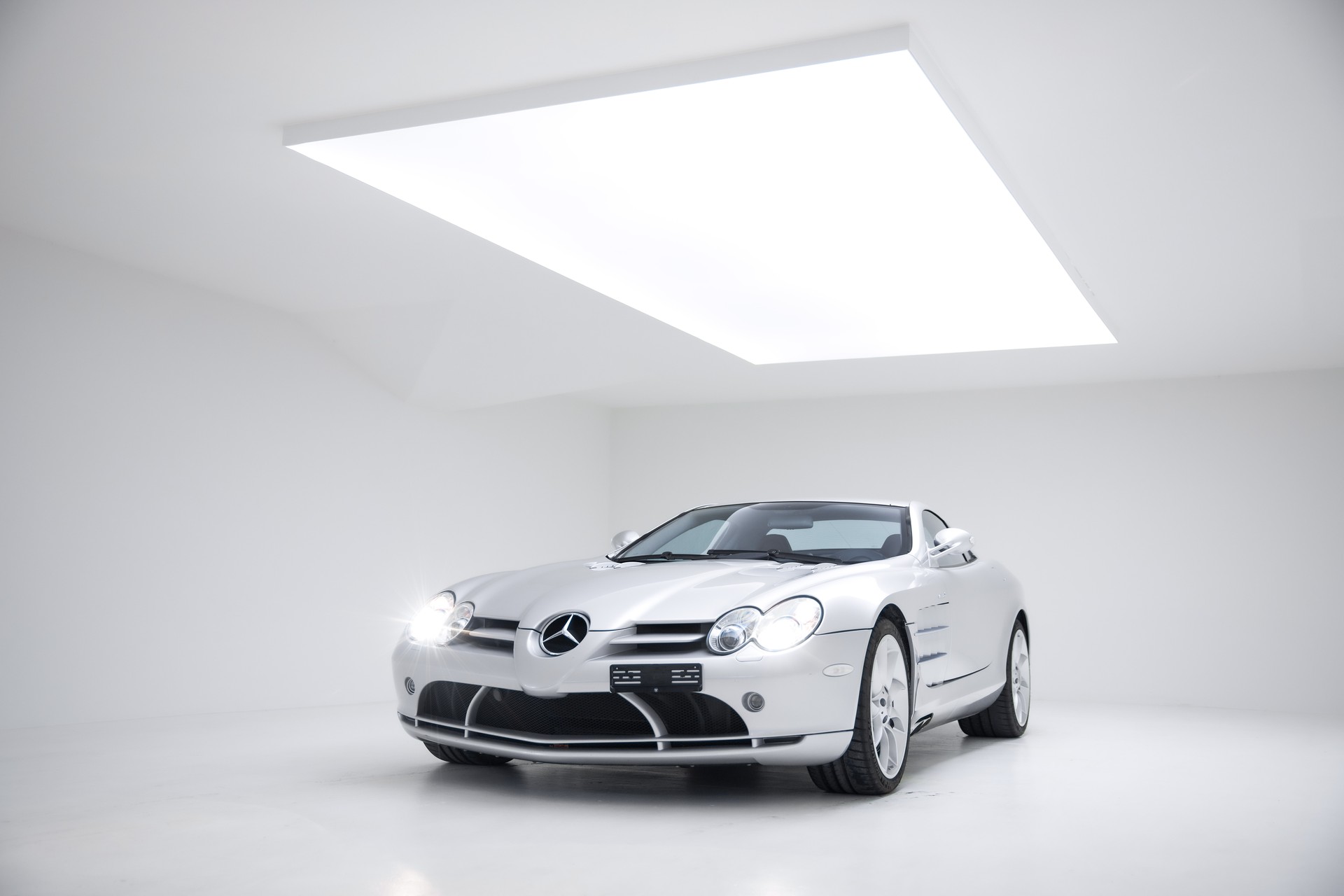 MERCEDES-BENZ SLR-showroom-element-3