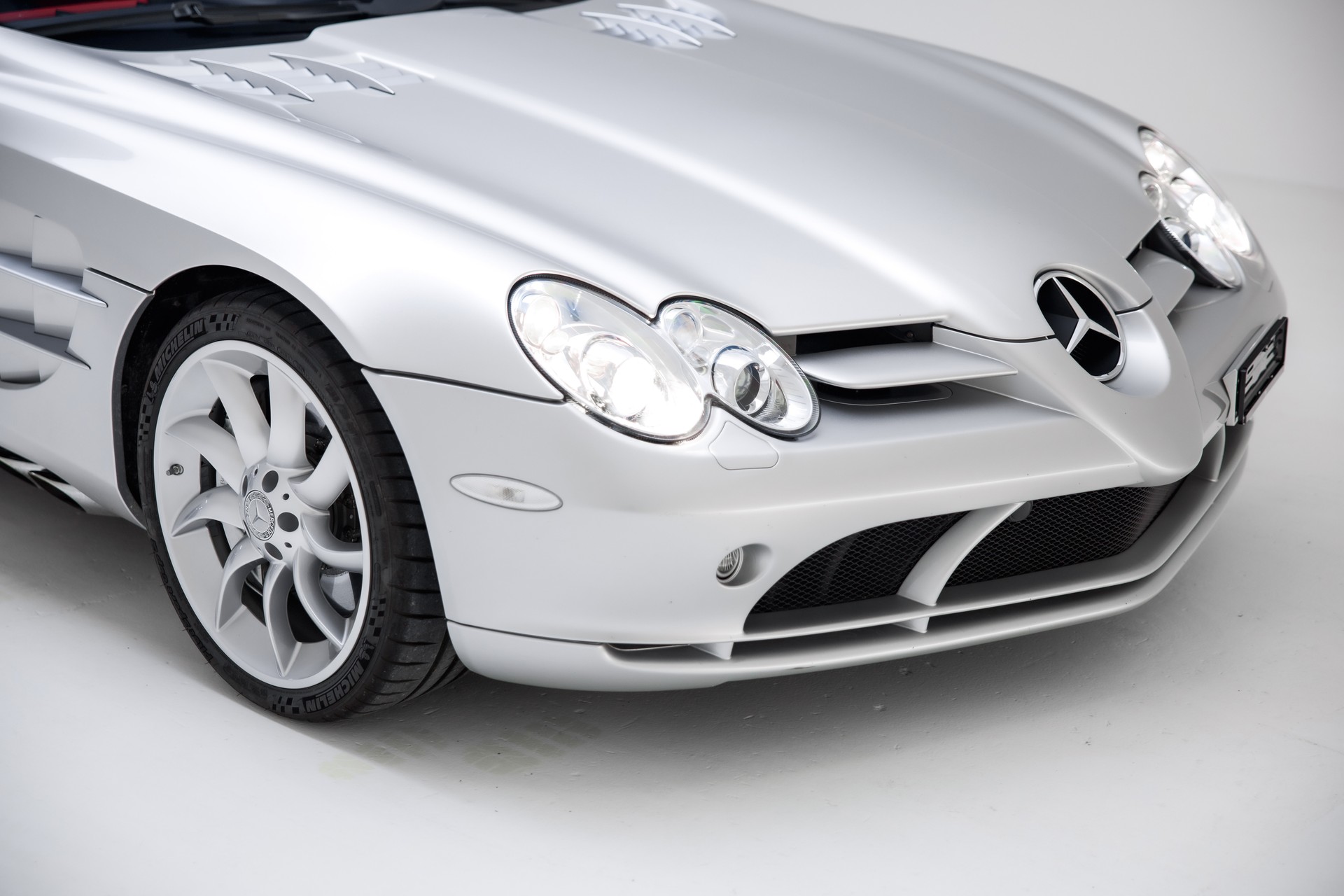 MERCEDES-BENZ SLR-image-16