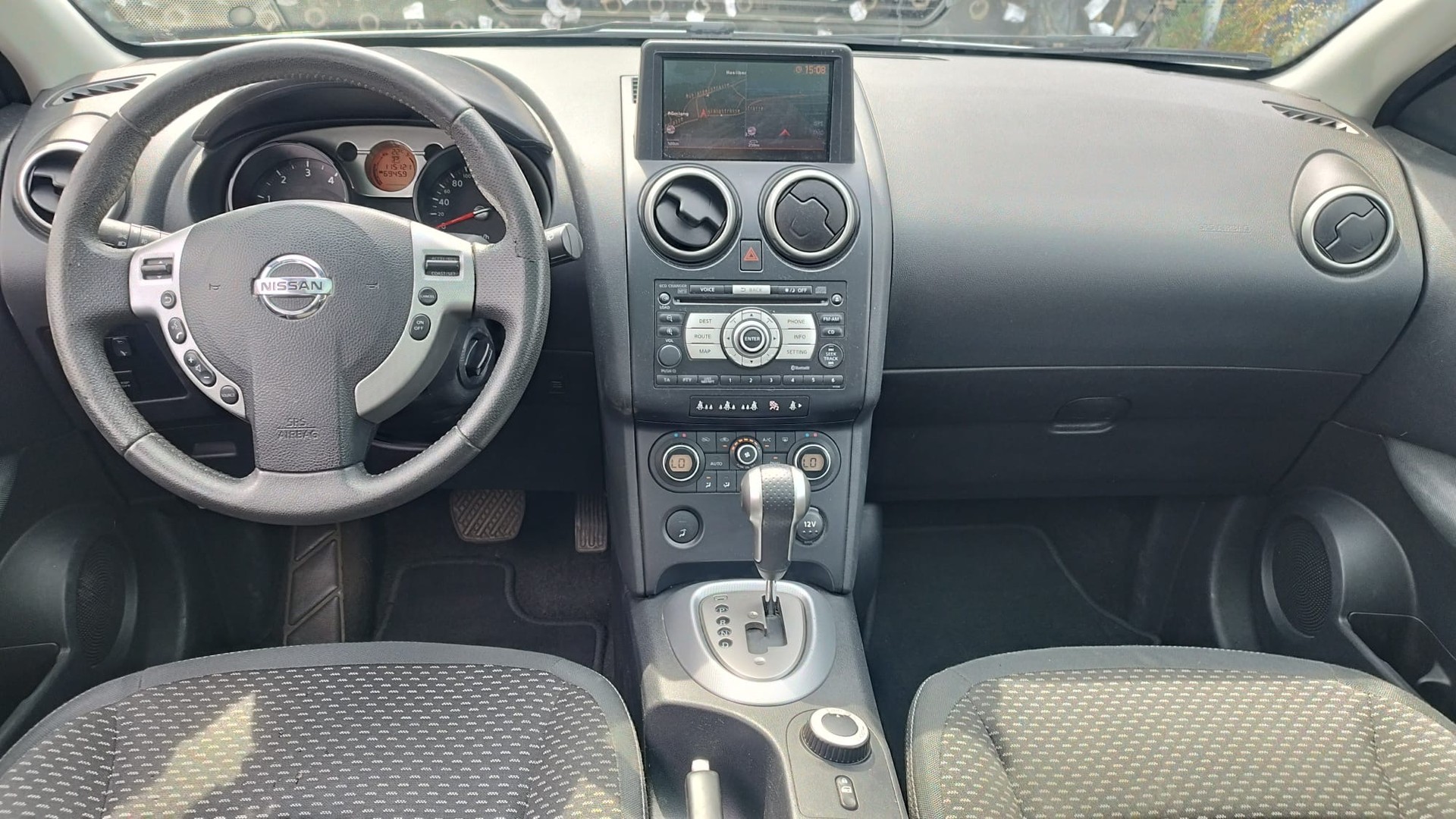 NISSAN Qashqai 2.0 dCi 4WD tekna-image-8