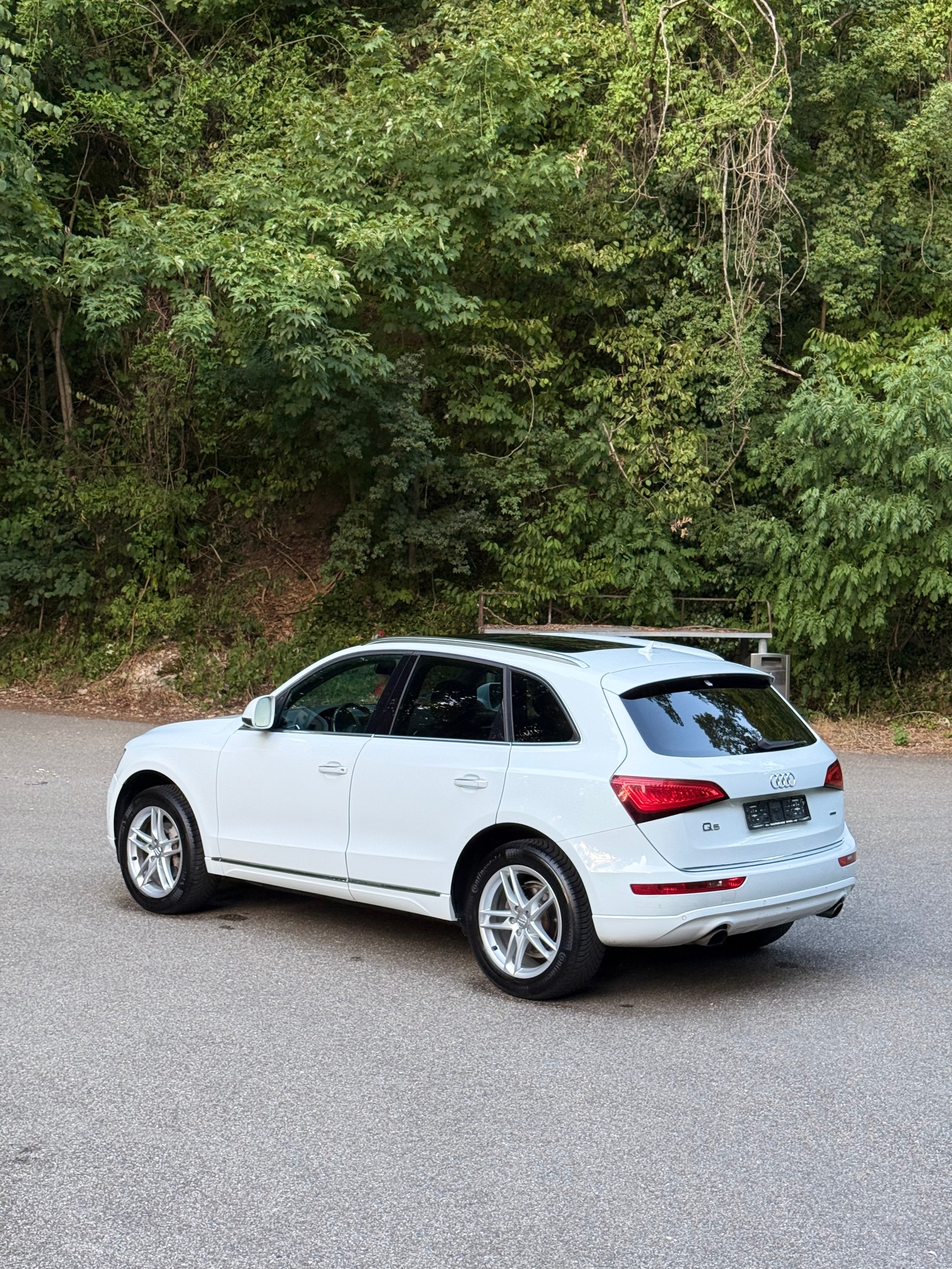 AUDI Q5 2.0 TFSI quattro tiptronic-image-6