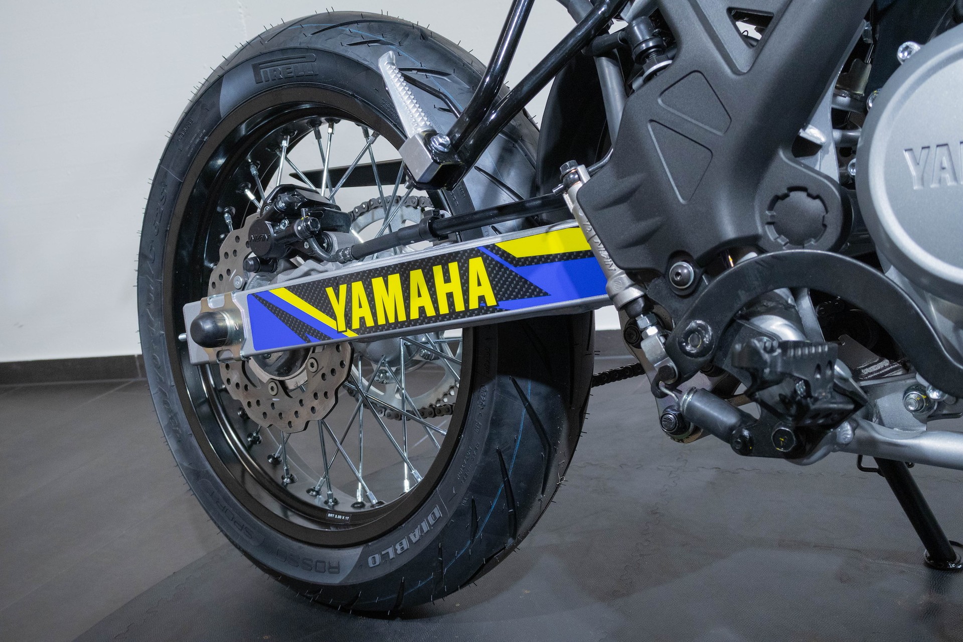 YAMAHA WR 125 Supermoto-image-12