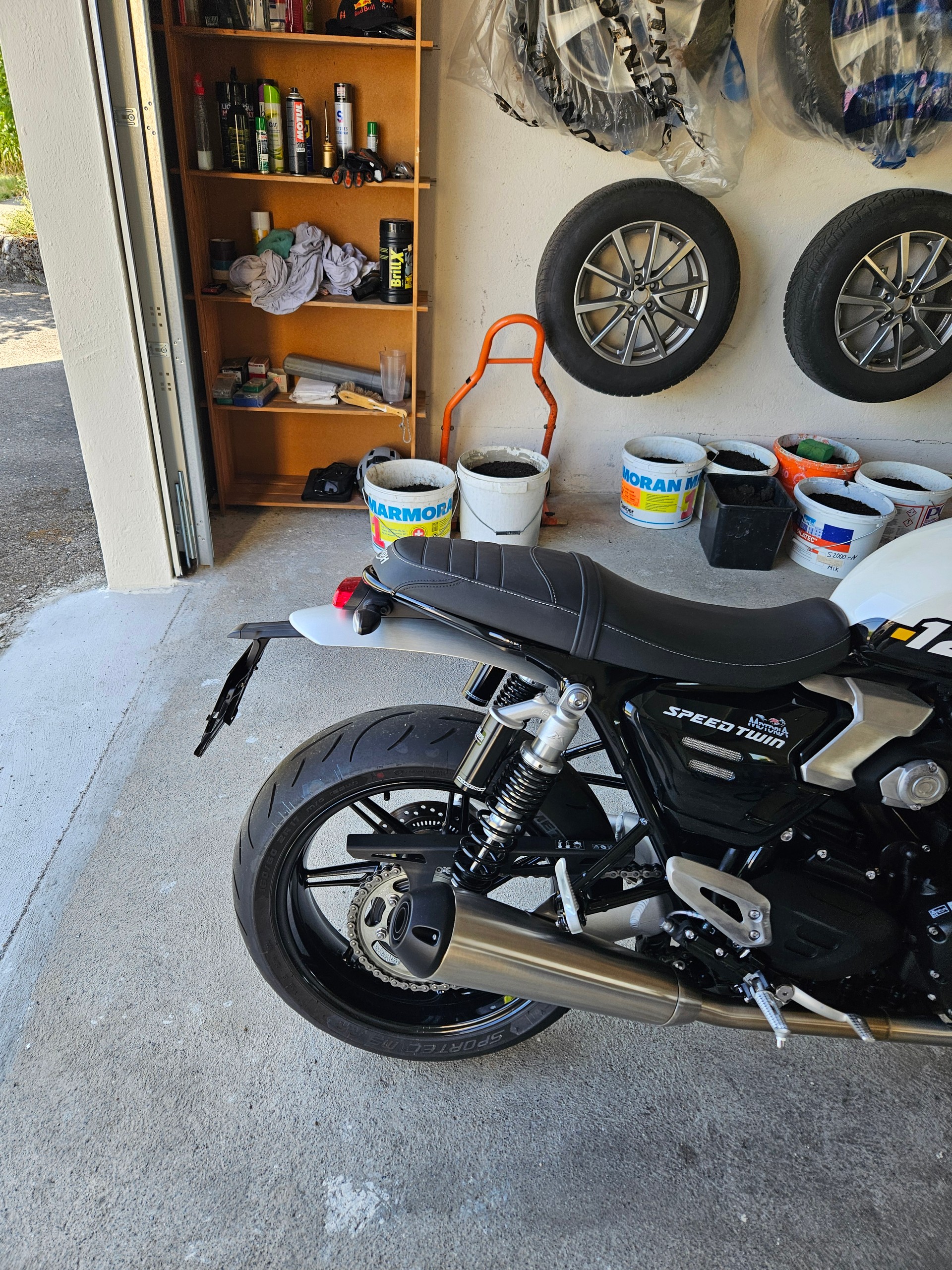 TRIUMPH Speed Twin 1200-image-1