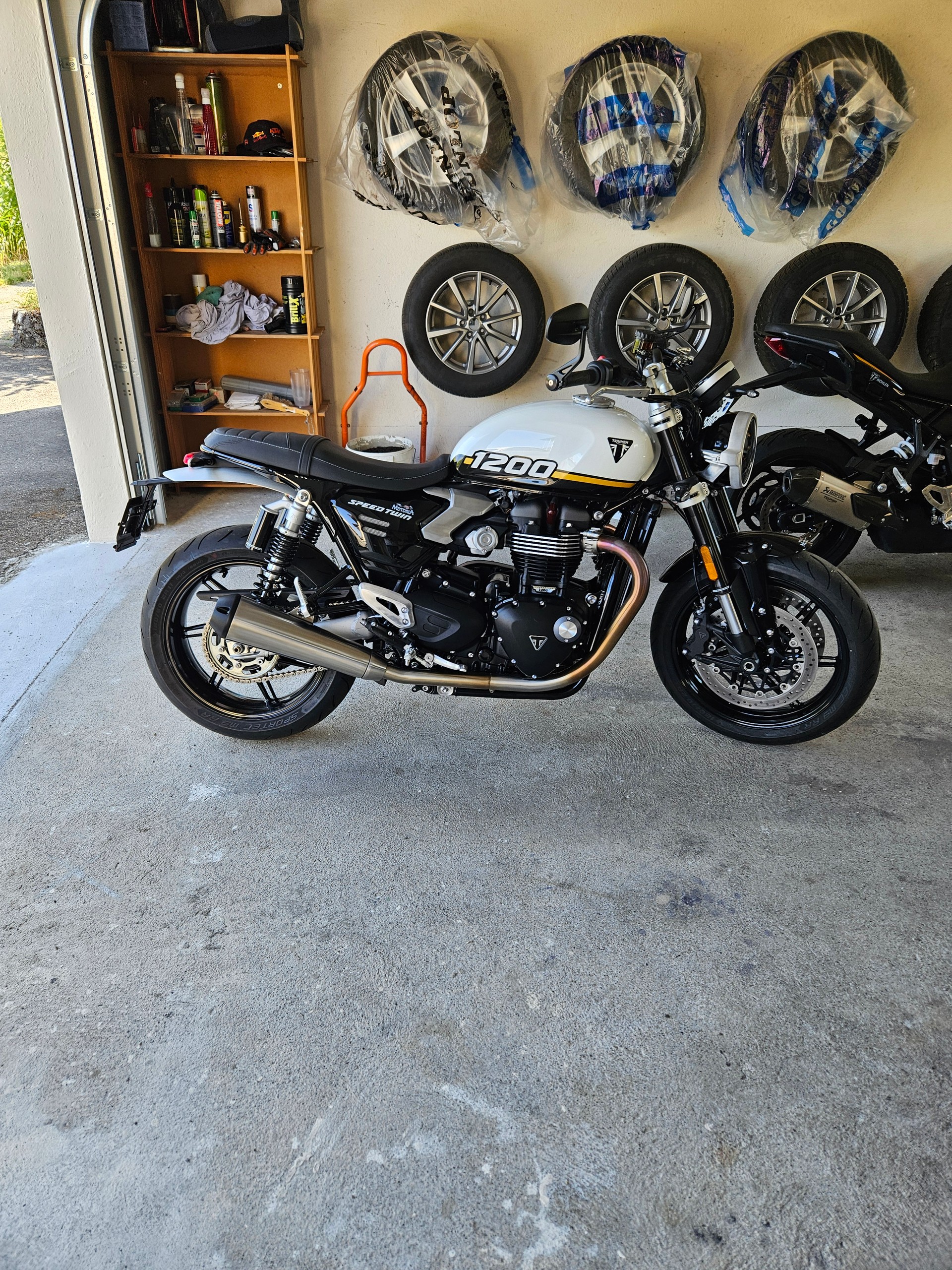TRIUMPH Speed Twin 1200-image-5