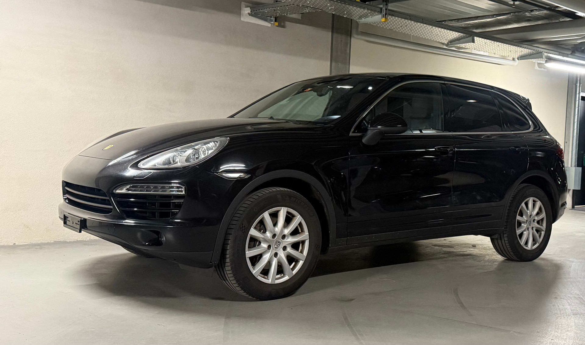 PORSCHE Cayenne Diesel-showroom-element-1