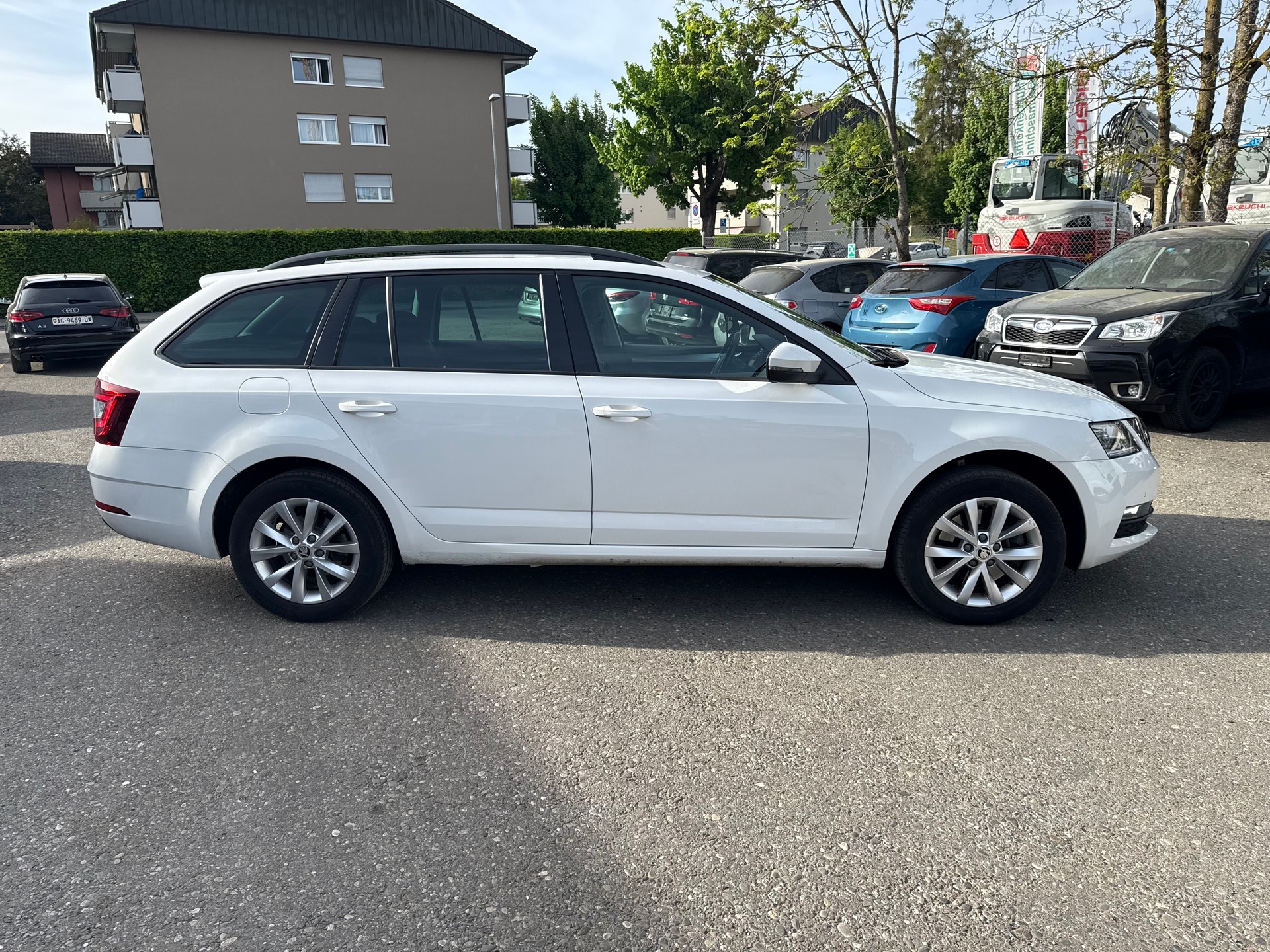 SKODA Octavia Combi 2.0 TDI Ambition 4x4-image-4