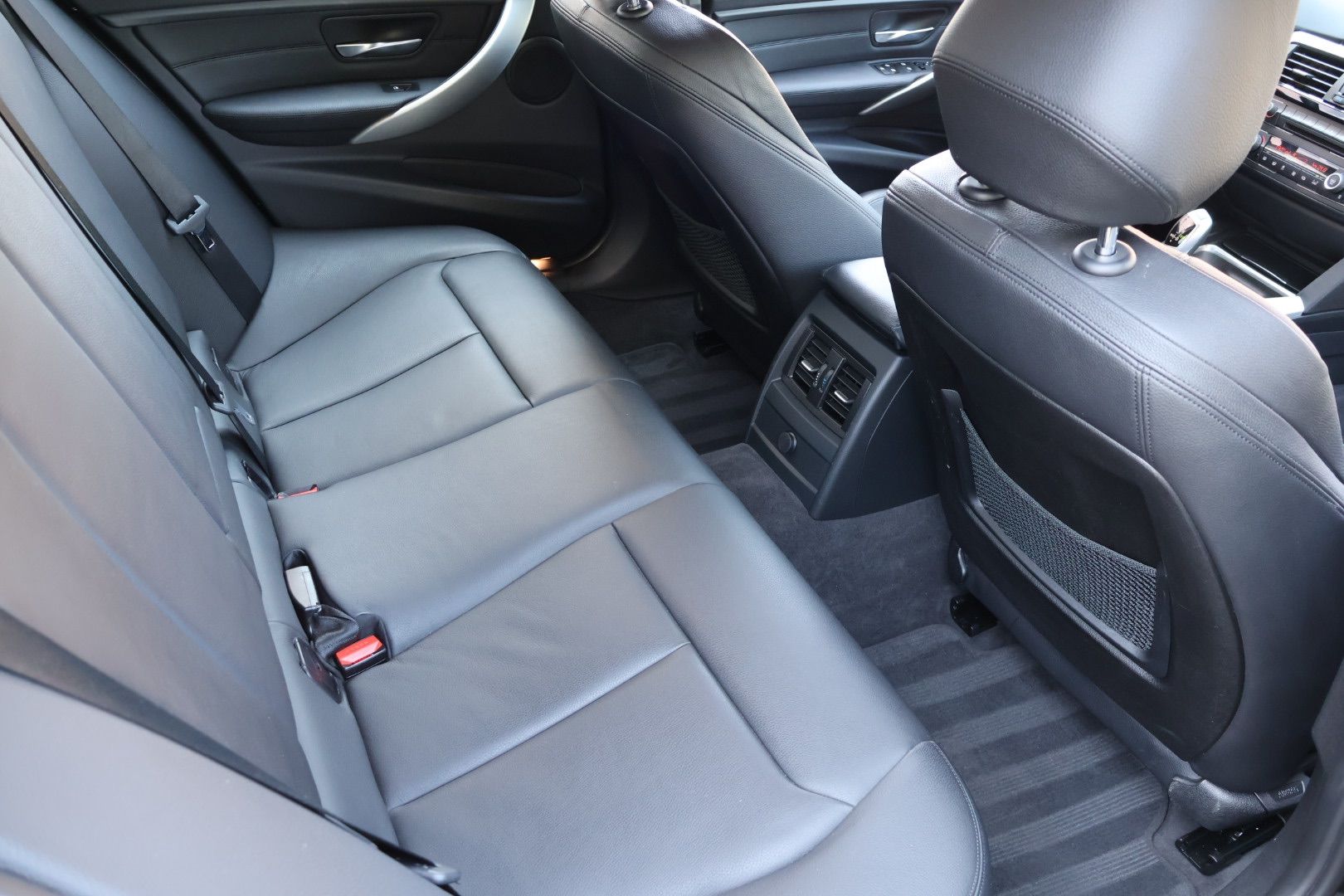BMW 320 d xDrive Touring Sport Line Steptronic-image-7