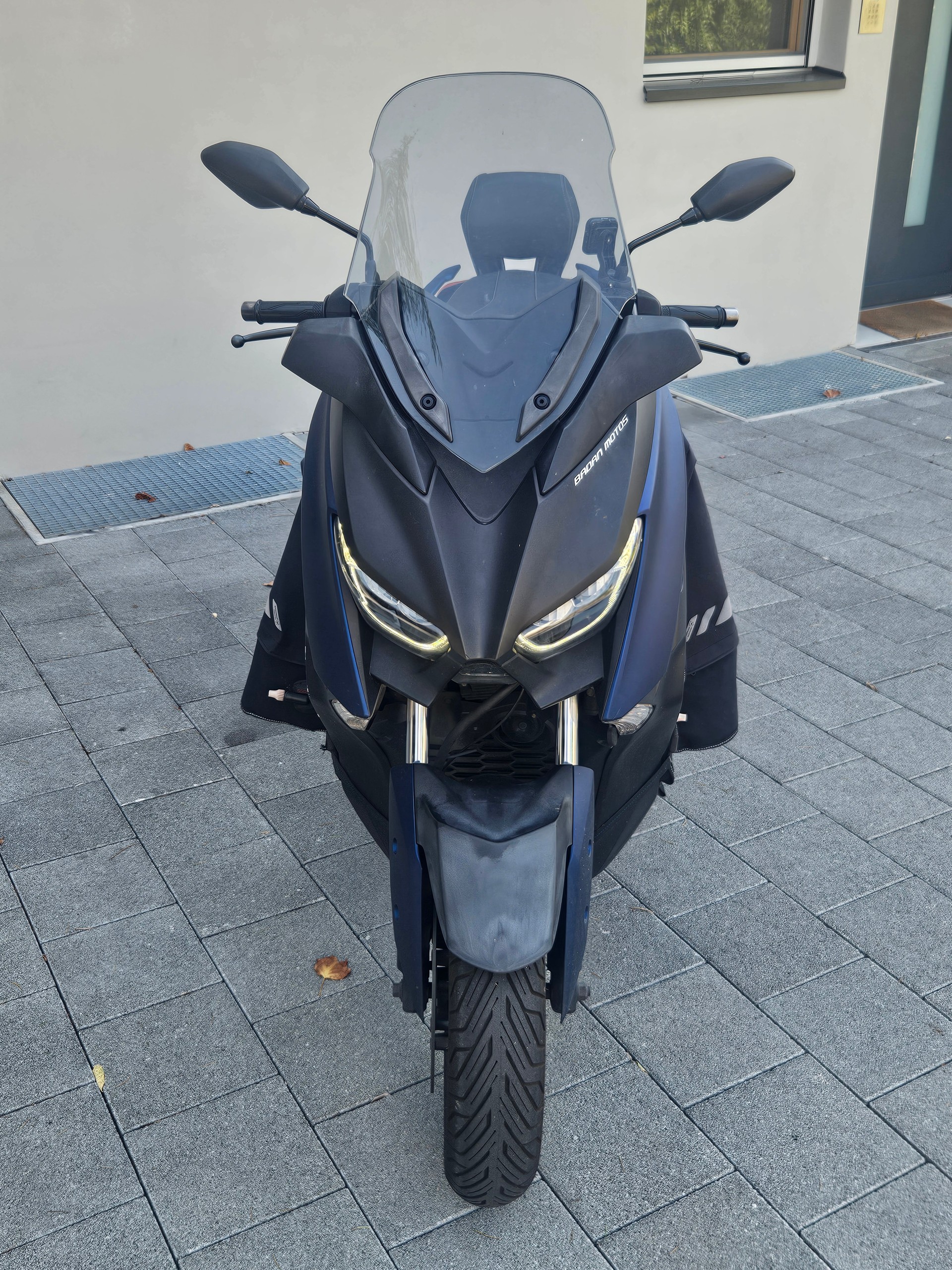 YAMAHA X-Max CZD 300 ABS-image-1