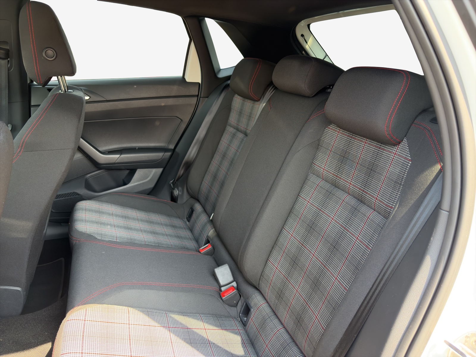 VW Polo 2.0 TSI GTI DSG-image-11