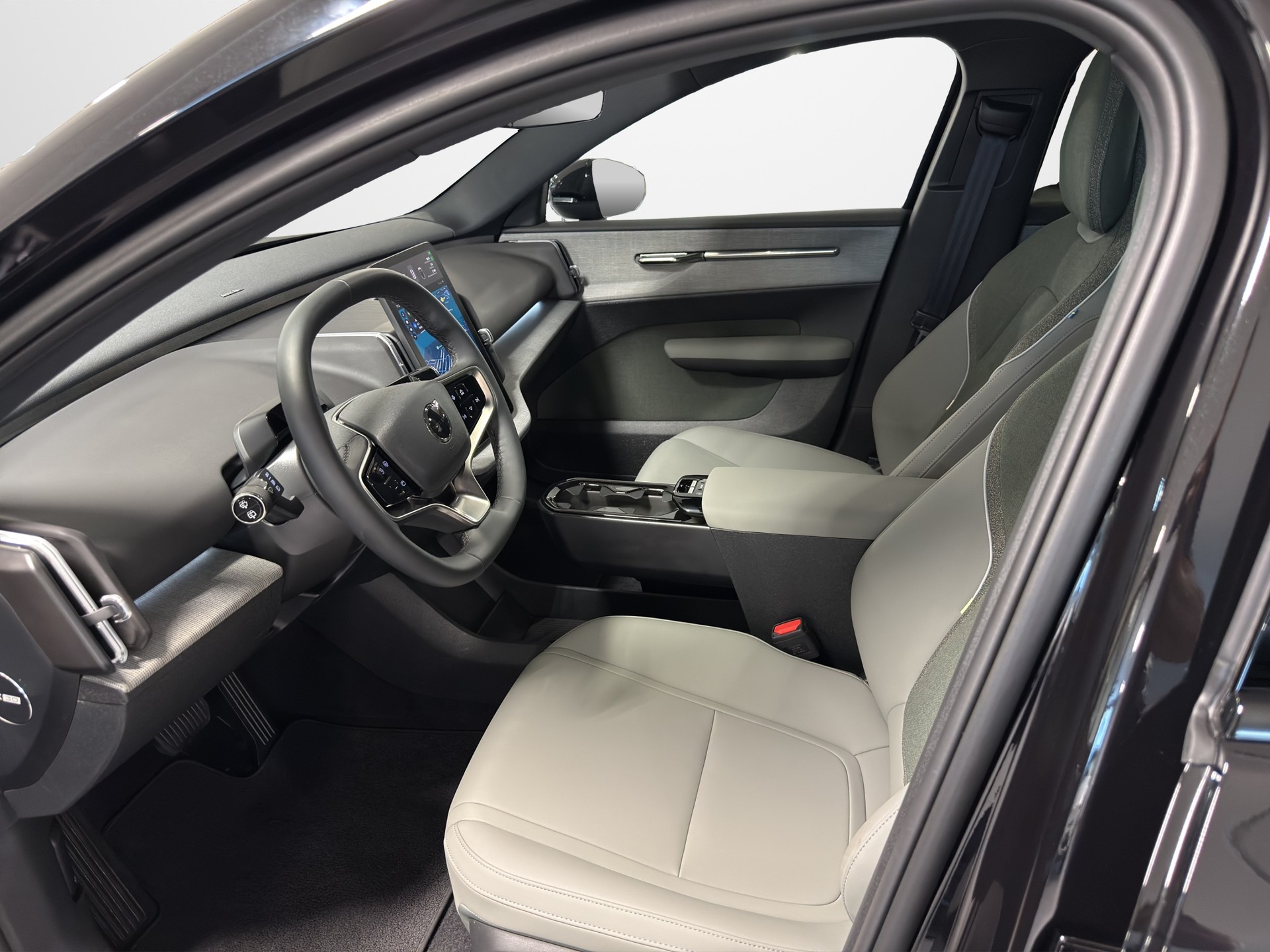 VOLVO EX30 E60 Twin Ultra Performance AWD-image-7