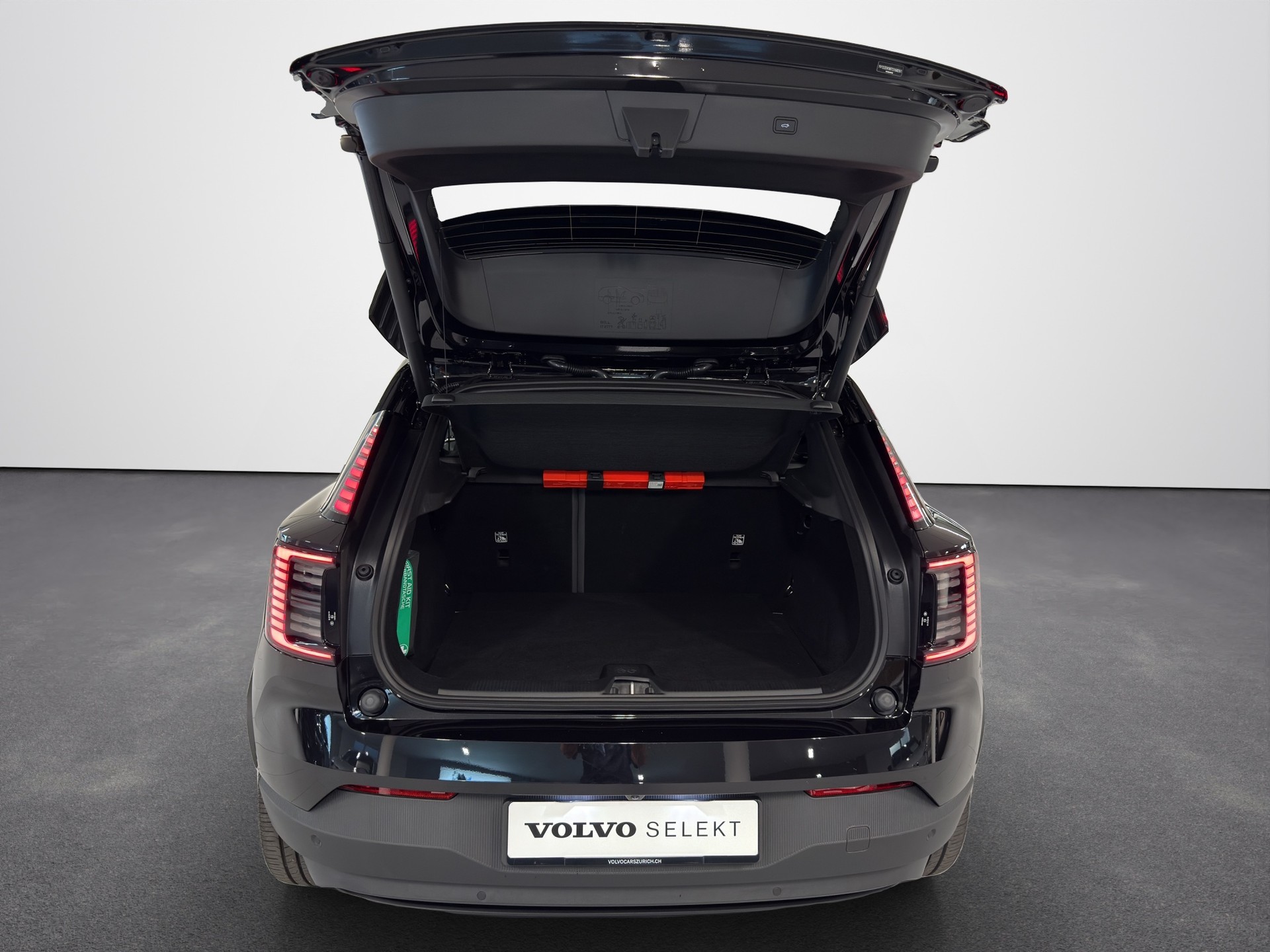 VOLVO EX30 E60 Twin Ultra Performance AWD-image-14