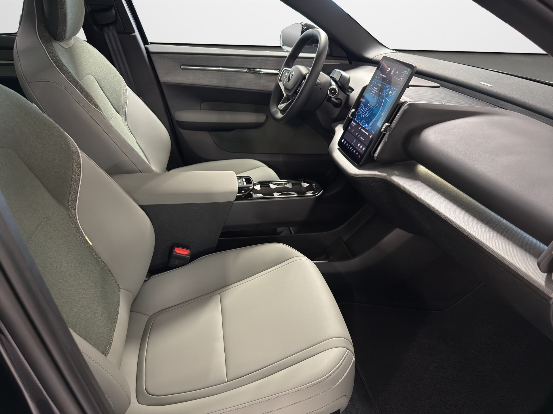 VOLVO EX30 E60 Twin Ultra Performance AWD-image-8
