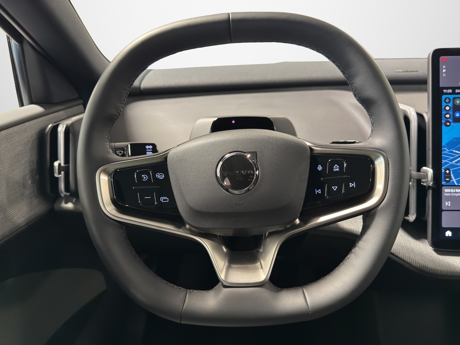VOLVO EX30 E60 Twin Ultra Performance AWD-image-11