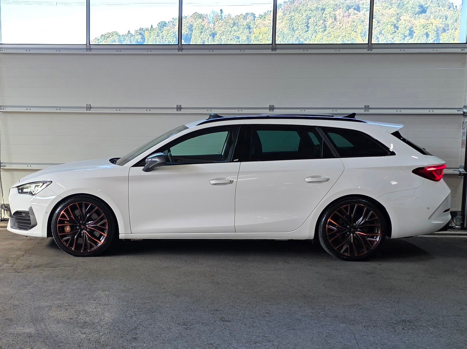 CUPRA LEON ST 2.0 TSI VZ DSG 4Drive *Abstandsregler*Suorhalteassistent*Rückfahrkamera*Parkassistent*Panoramadach*-showroom-element-1