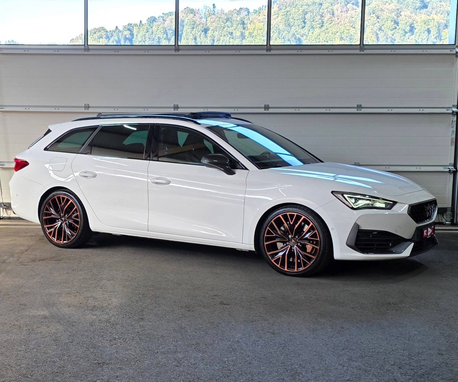 CUPRA LEON ST 2.0 TSI VZ DSG 4Drive *Abstandsregler*Suorhalteassistent*Rückfahrkamera*Parkassistent*Panoramadach*-image-6