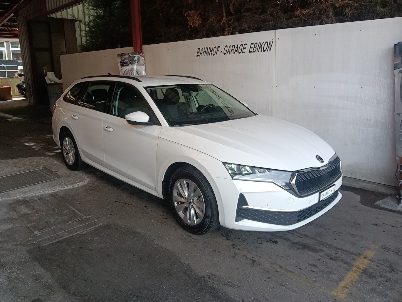 SKODA Octavia Combi 1.5 TSI mHEV DSG Selection