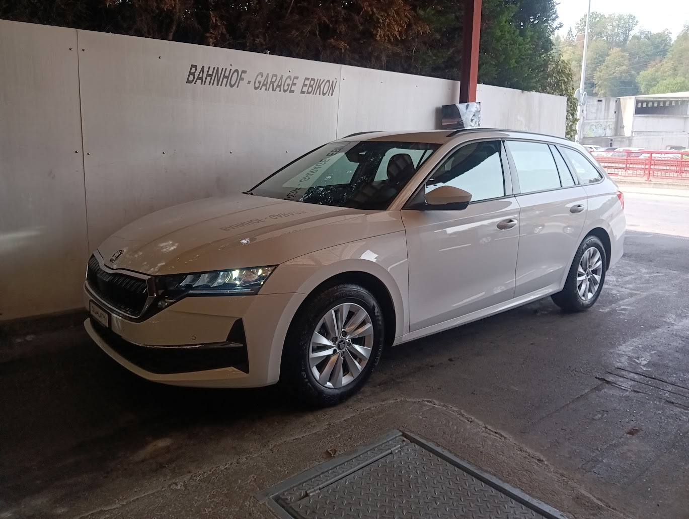 SKODA Octavia Combi 1.5 TSI mHEV DSG Selection-image-3
