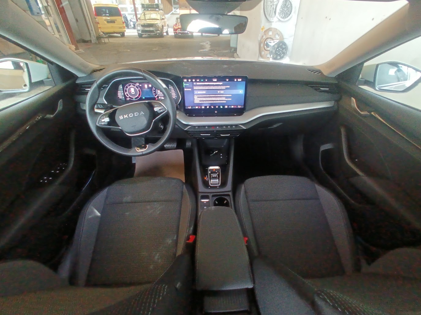 SKODA Octavia Combi 1.5 TSI mHEV DSG Selection-image-9