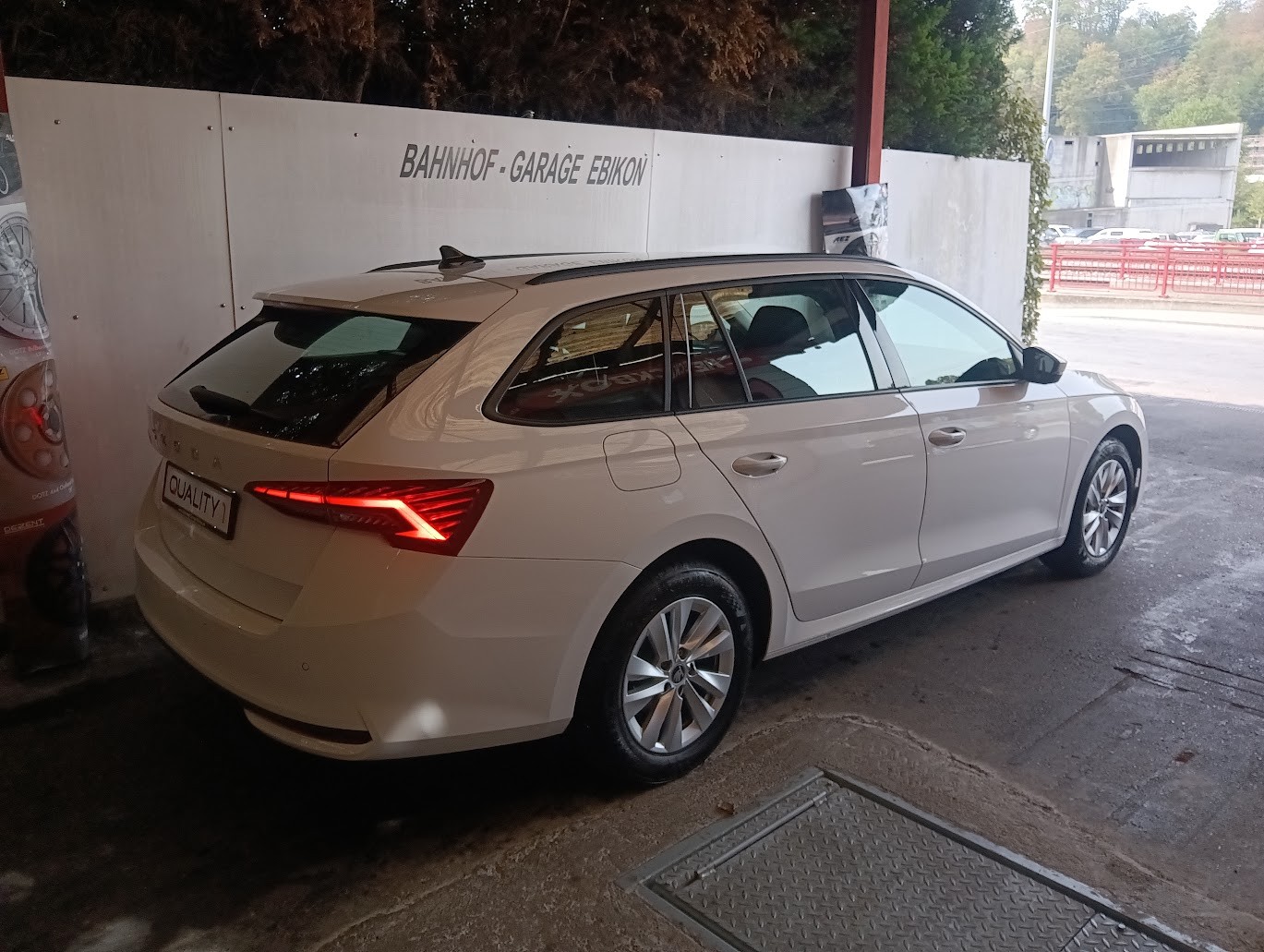 SKODA Octavia Combi 1.5 TSI mHEV DSG Selection-image-2