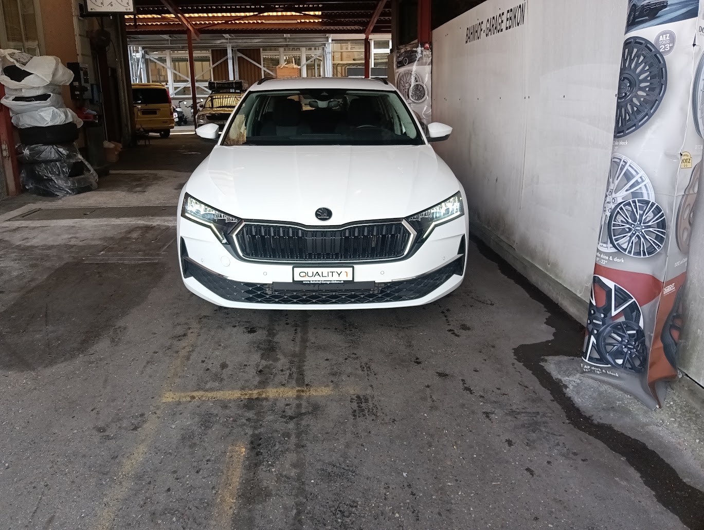 SKODA Octavia Combi 1.5 TSI mHEV DSG Selection-image-1