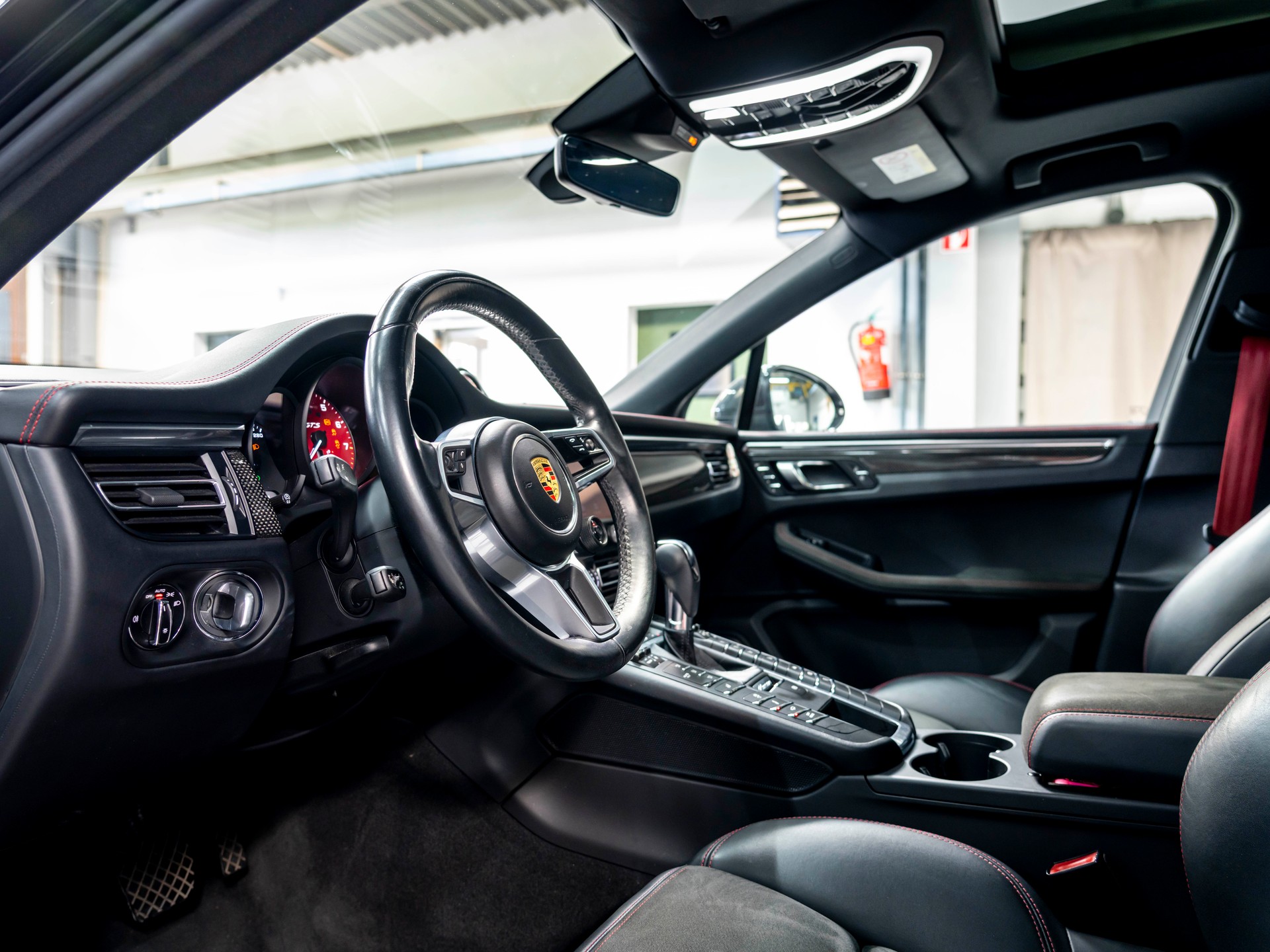 PORSCHE Macan GTS PDK-image-13