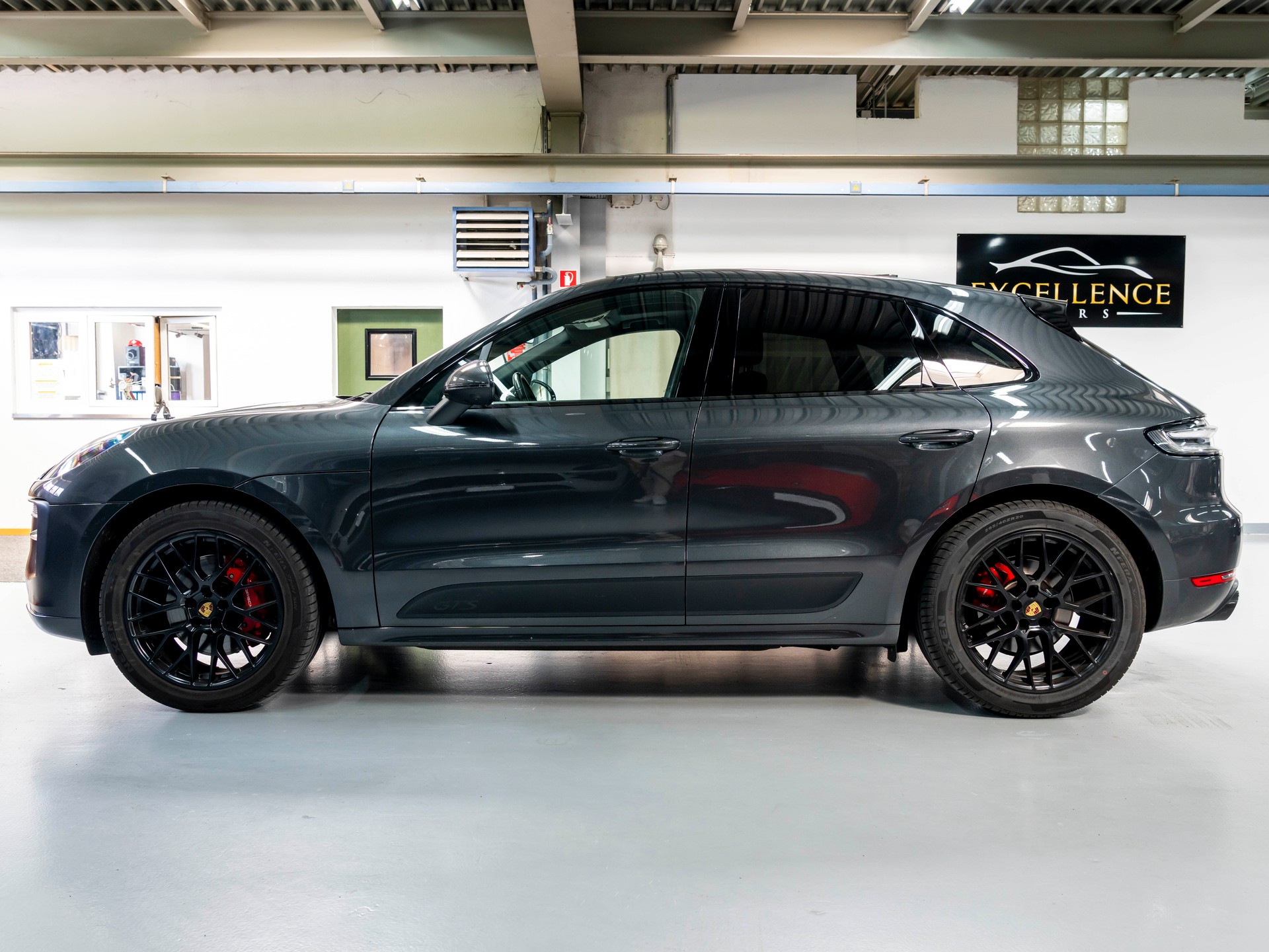 PORSCHE Macan GTS PDK-showroom-element-3