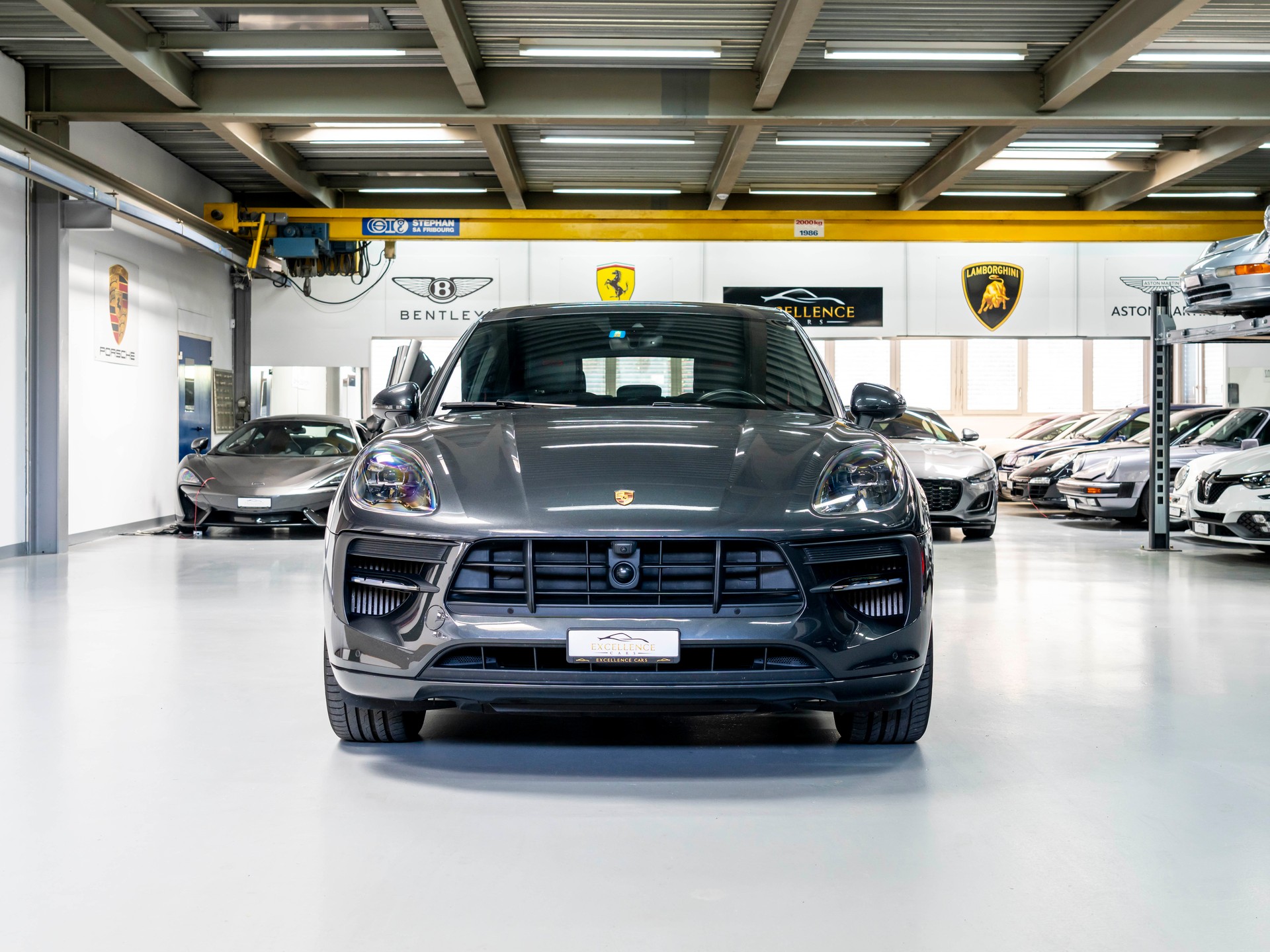 PORSCHE Macan GTS PDK-showroom-element-1
