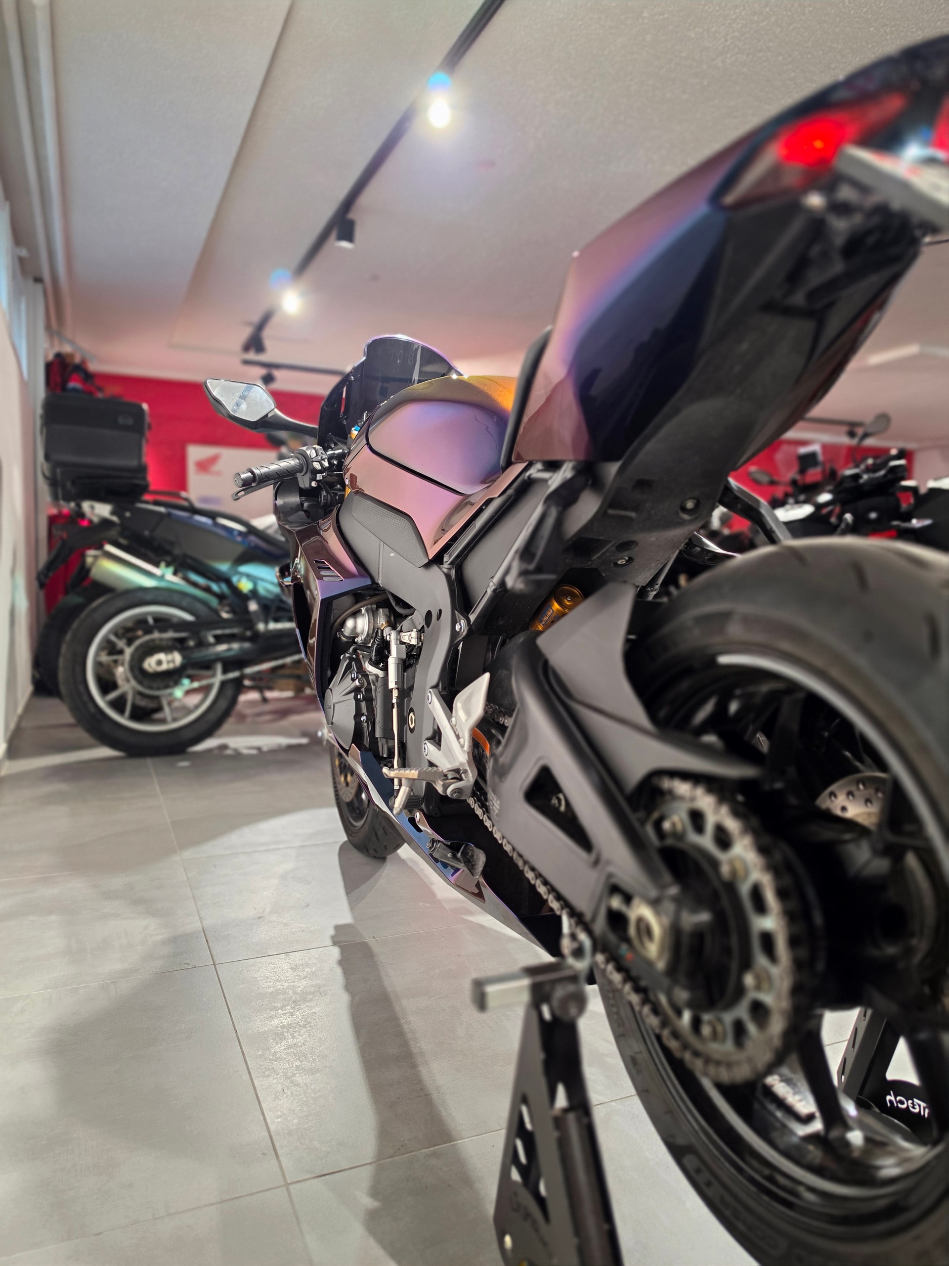 HONDA CBR 1000 RR-R Fireblade SP-image-9