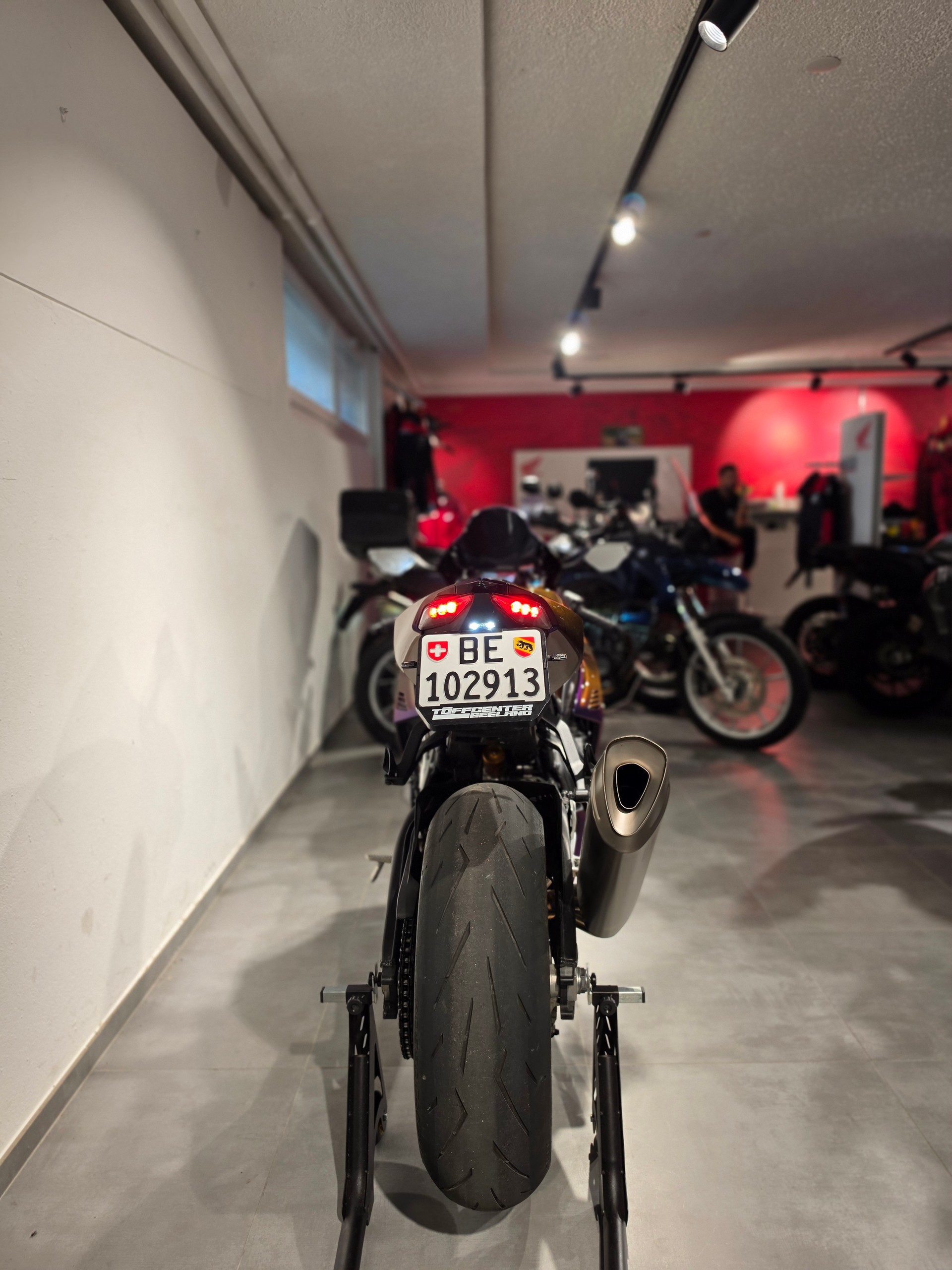 HONDA CBR 1000 RR-R Fireblade SP-image-14
