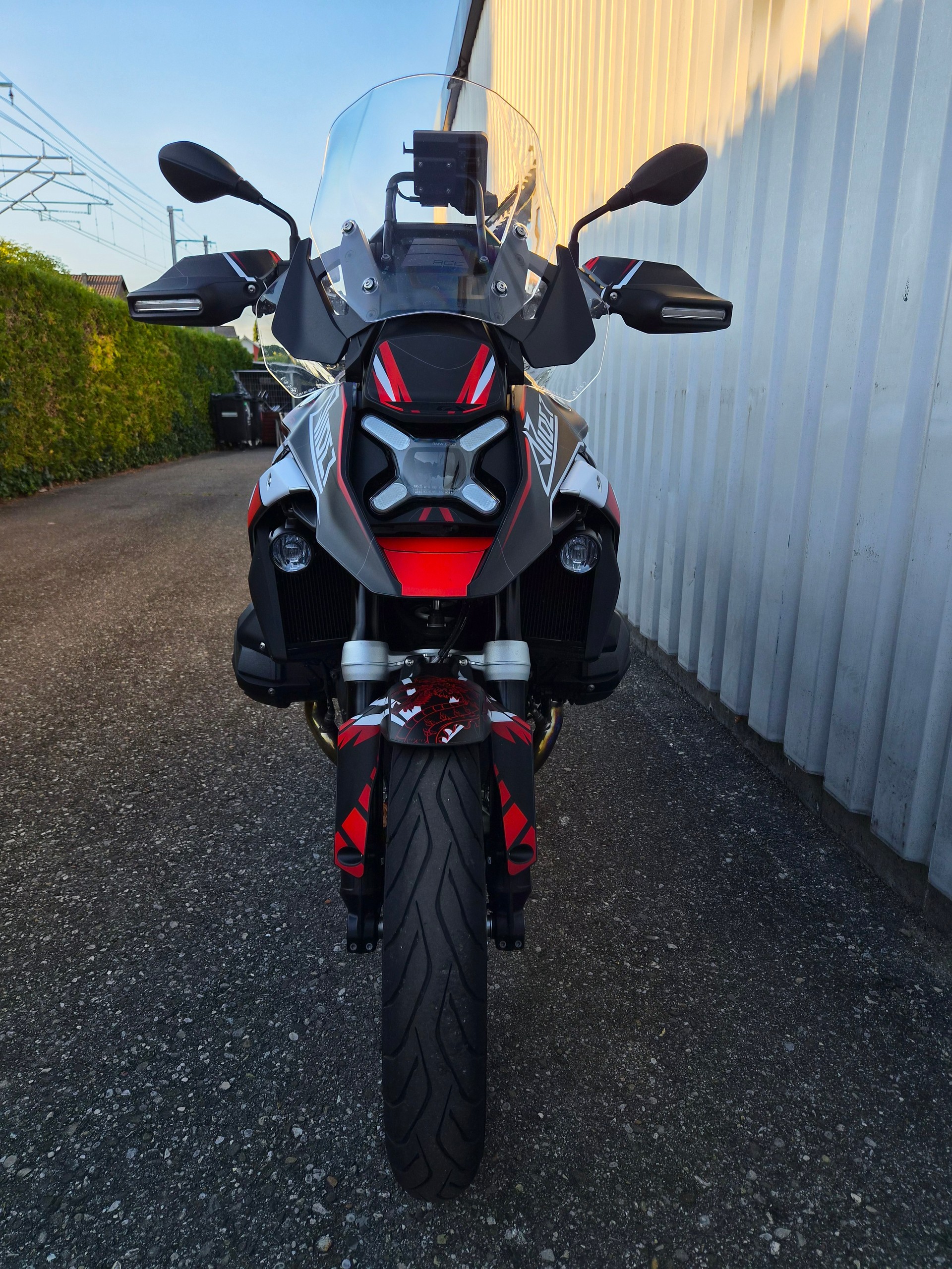 BMW R 1300 GS TRIPLE BLACK-image-2