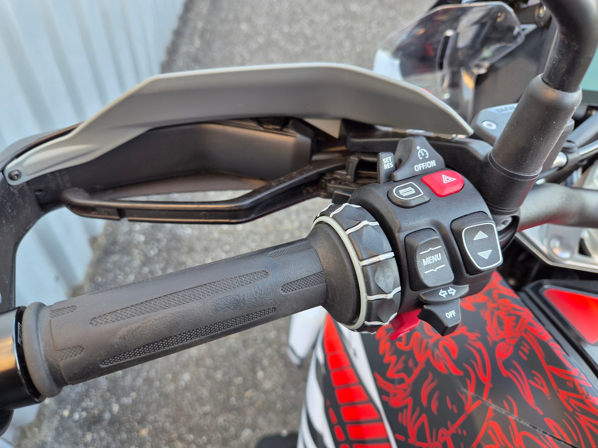 BMW R 1300 GS TRIPLE BLACK-image-8