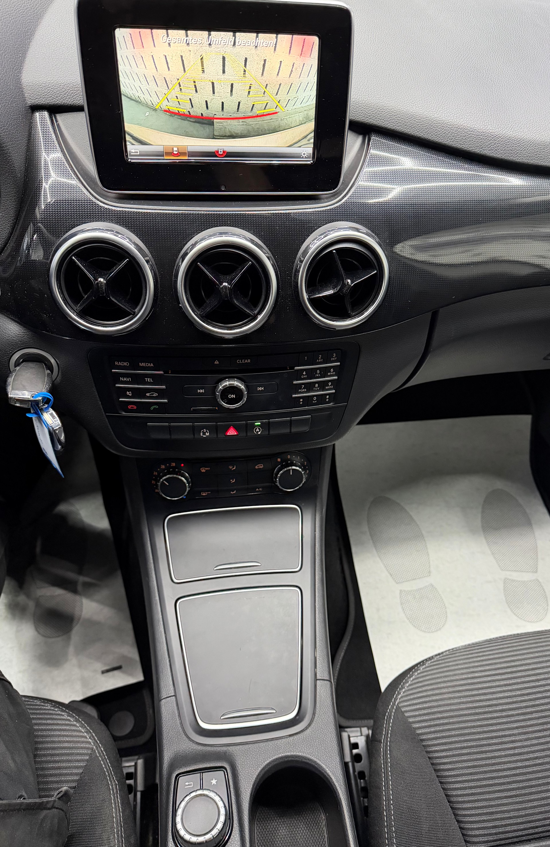 MERCEDES-BENZ B 180 Style-image-10