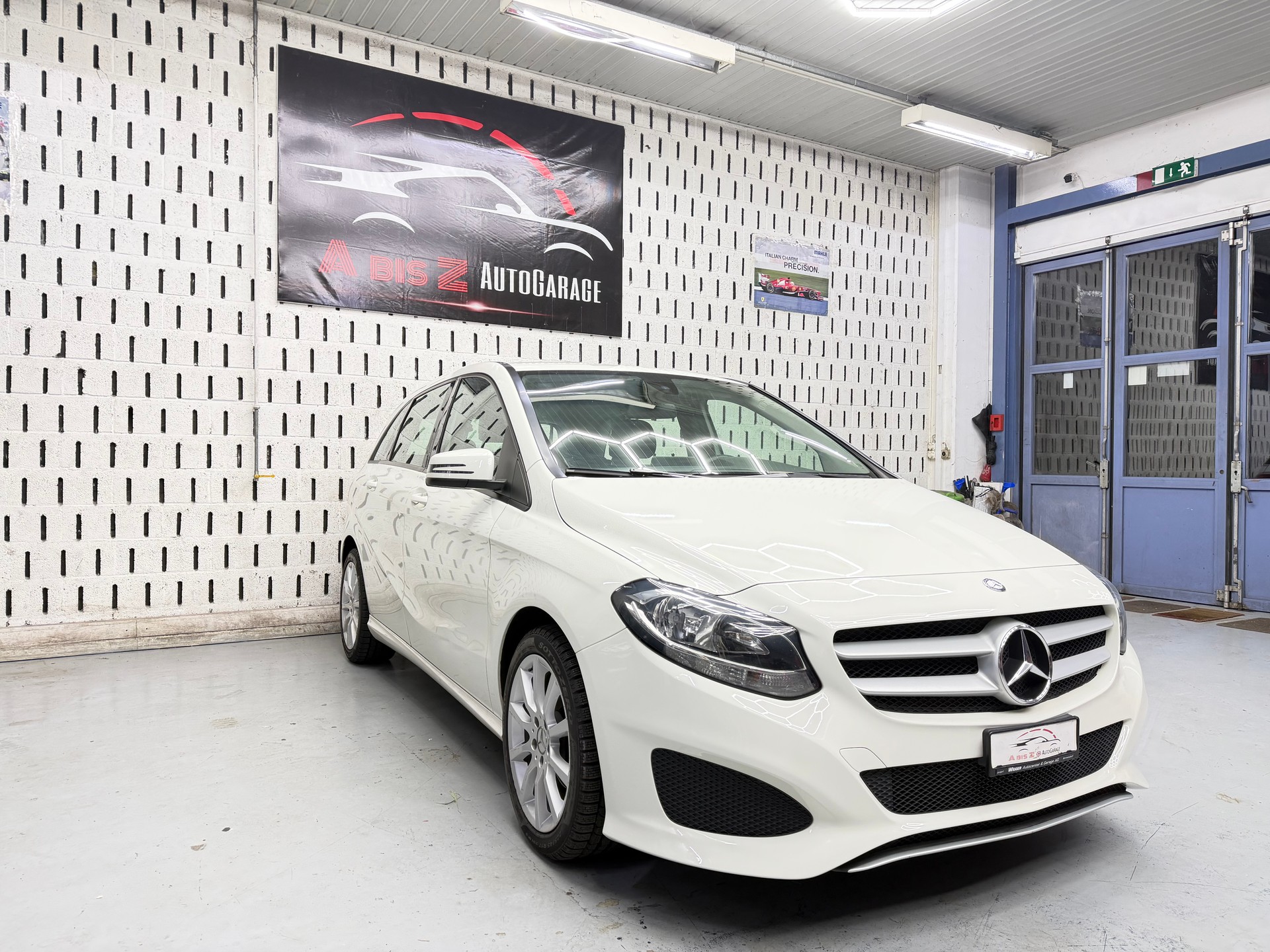 MERCEDES-BENZ B 180 Style-showroom-element-2