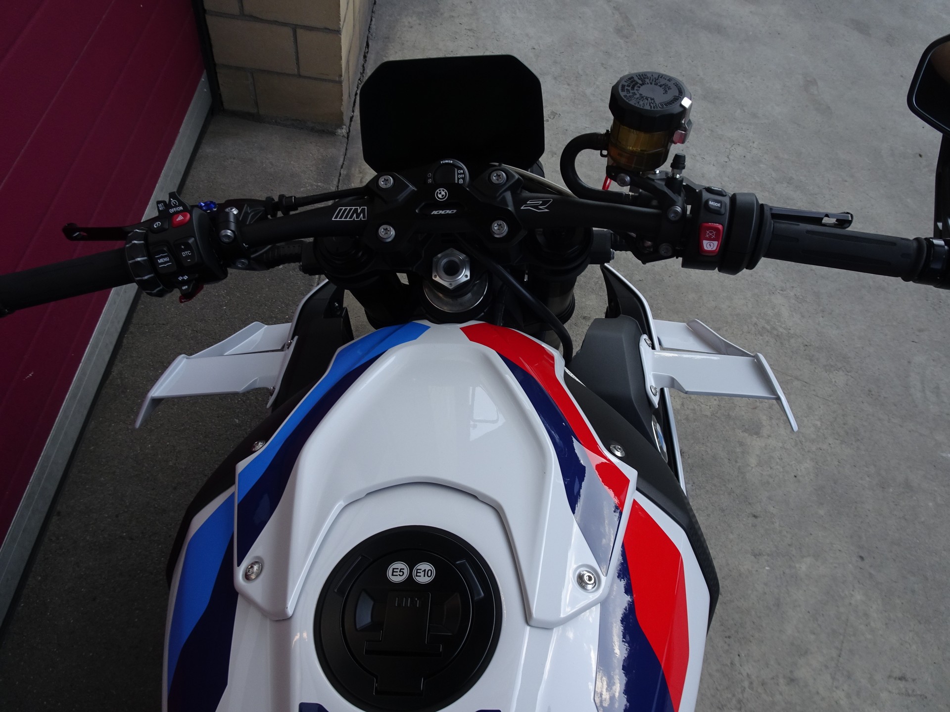 BMW M 1000 R-image-5