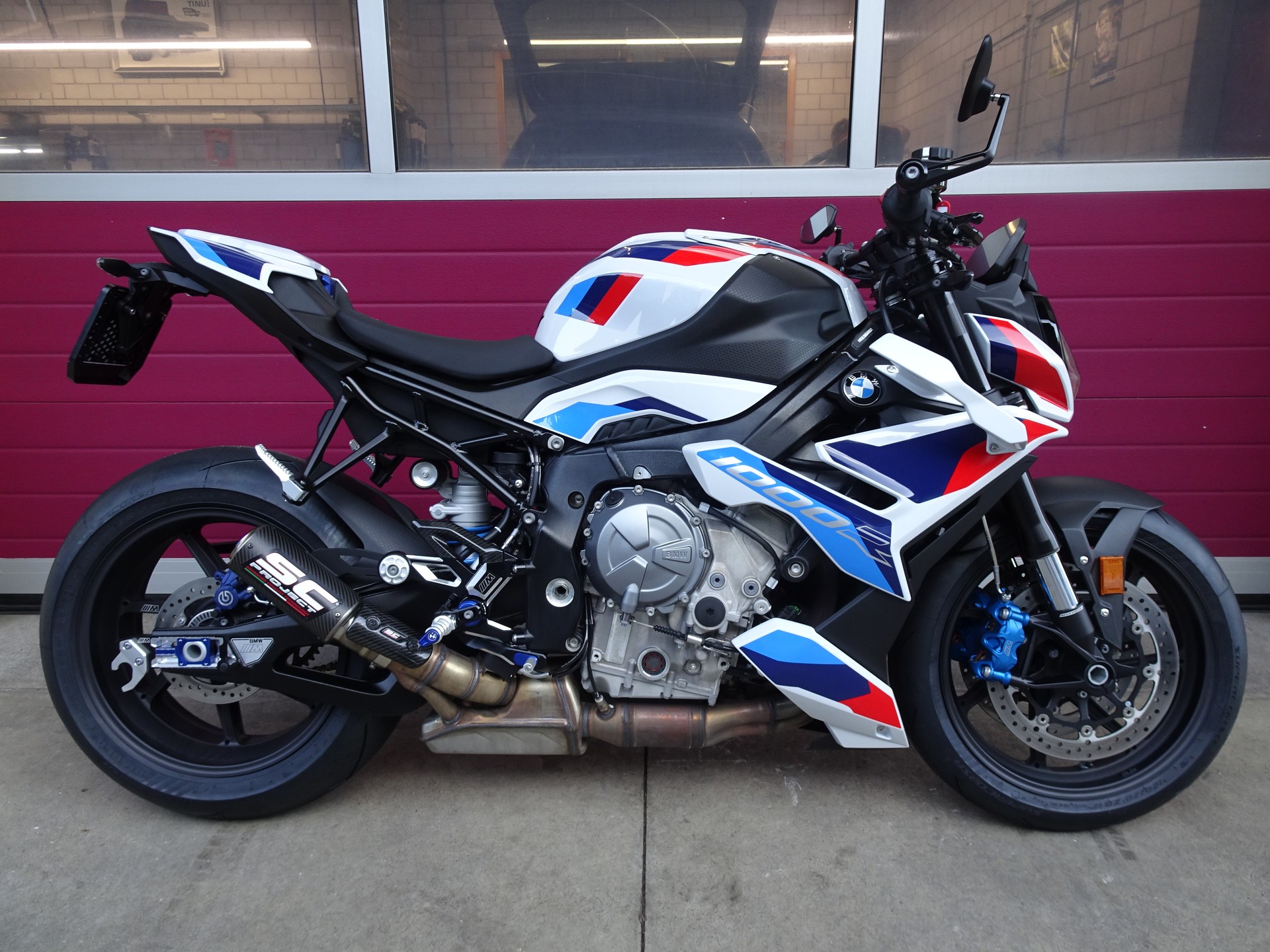 BMW M 1000 R-image-0