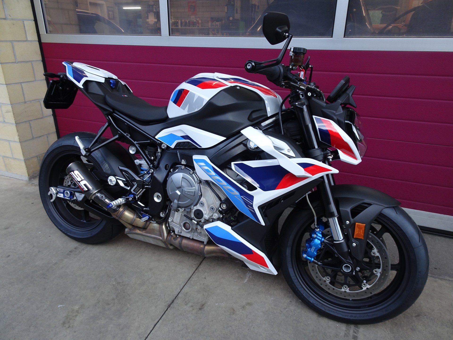 BMW M 1000 R-image-2