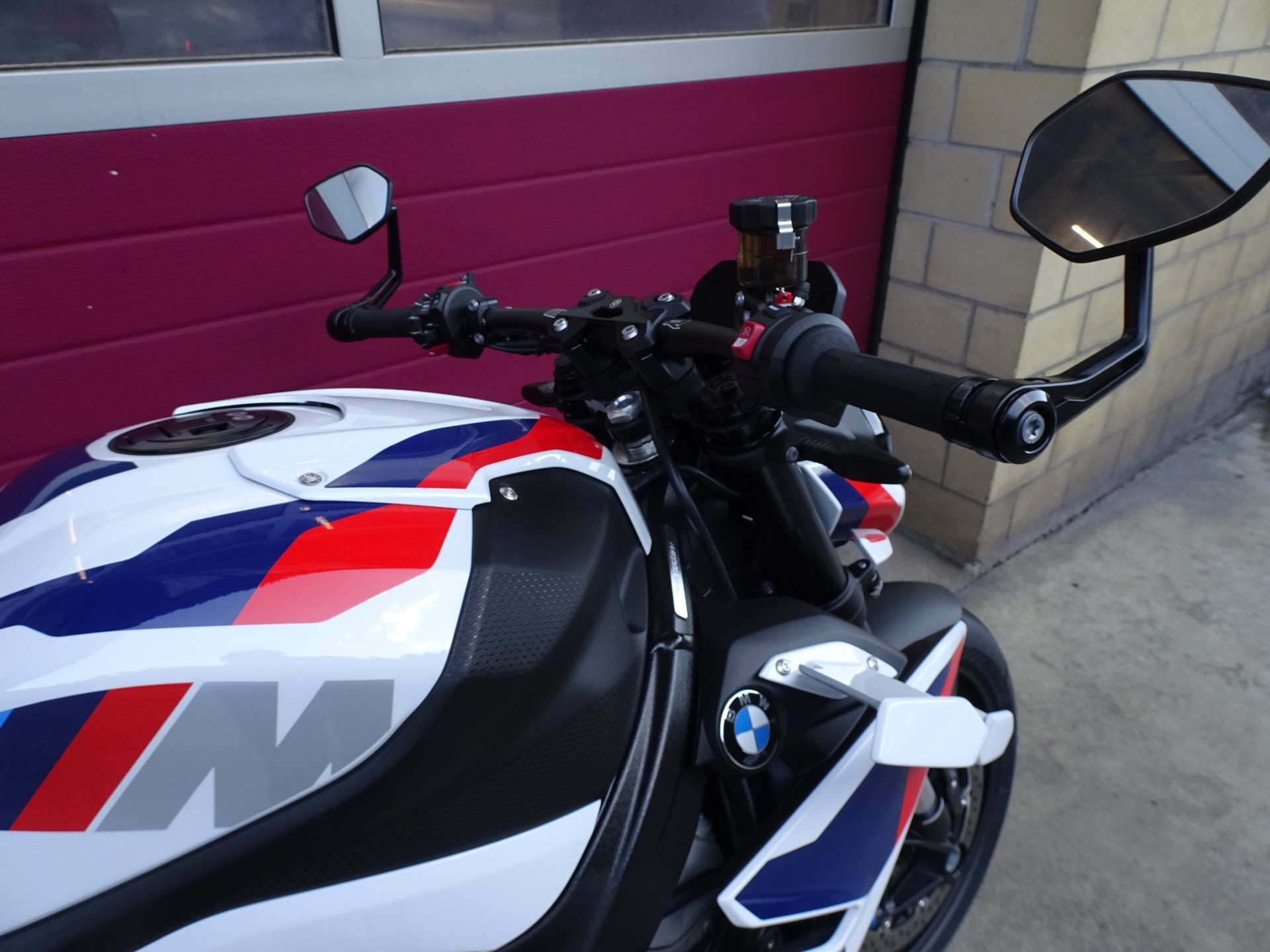BMW M 1000 R-image-4