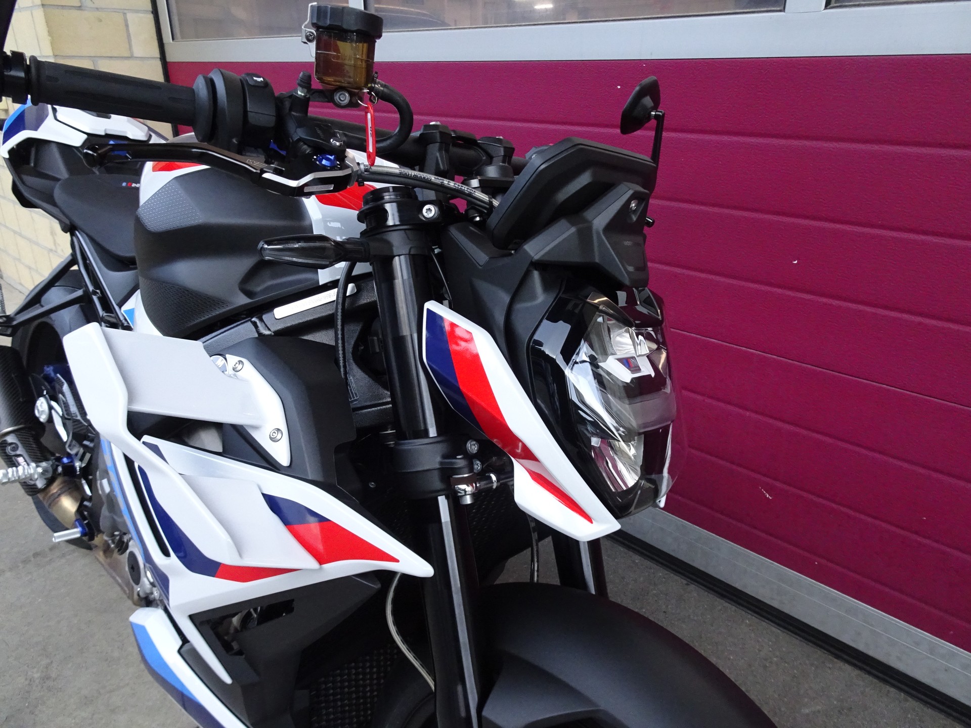 BMW M 1000 R-image-11