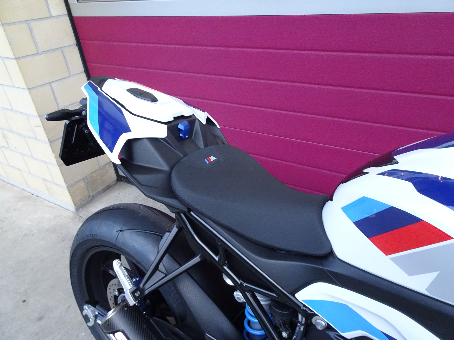 BMW M 1000 R-image-6