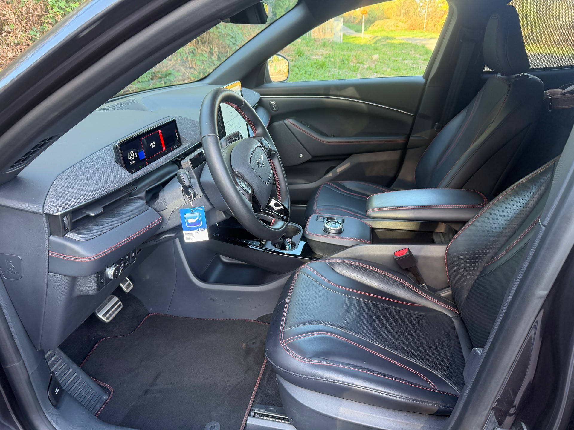 FORD Mustang MACH-E AWD 91 kWh-showroom-element-3